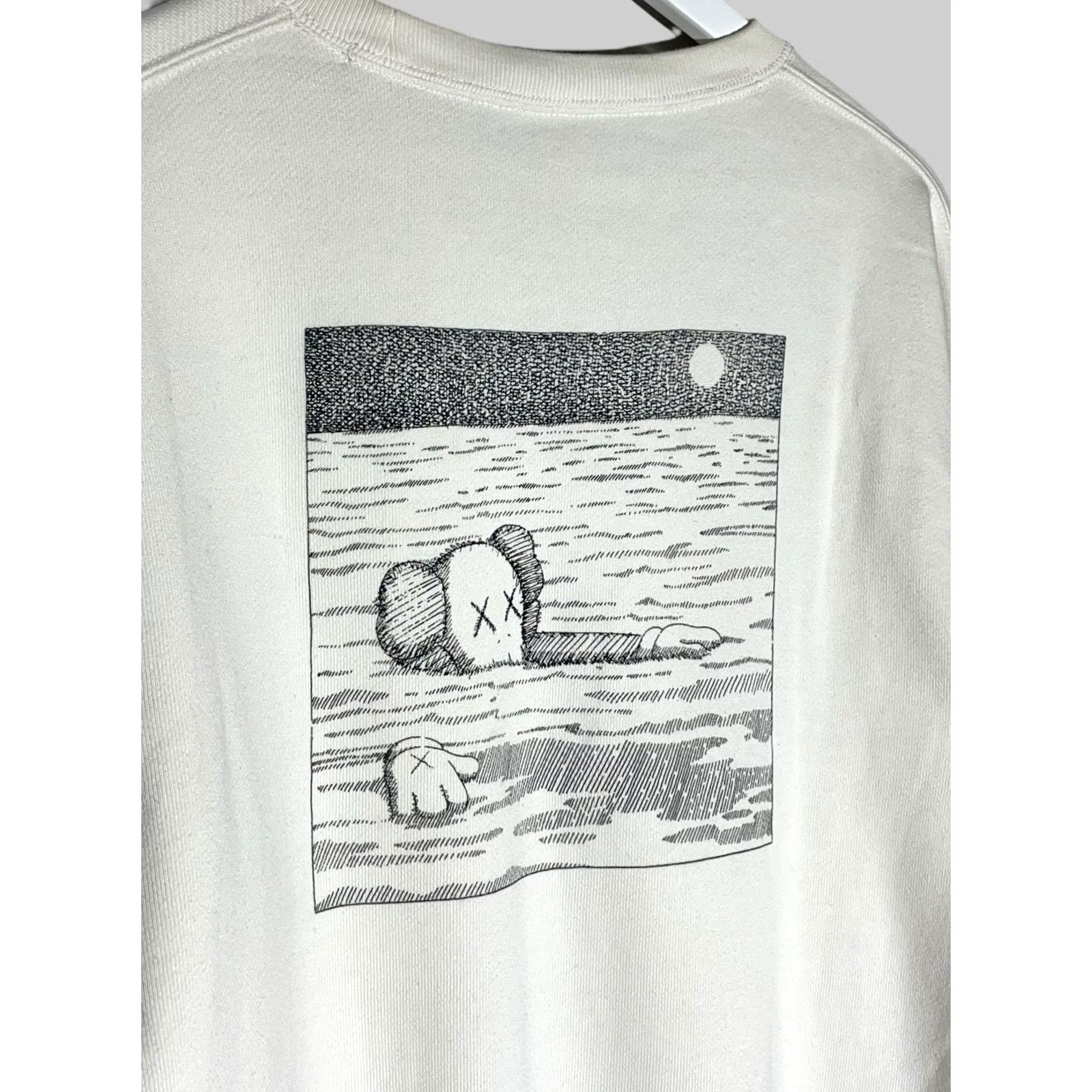 Uniqlo KAWS UNIQLO Graphic Sweatshirt Pullover White Small Men Regular Crew Neck Long Sleeve Cotton Polyester Logo Print Vintage No Size US S / EU 44-46 / 1 - 7 Thumbnail