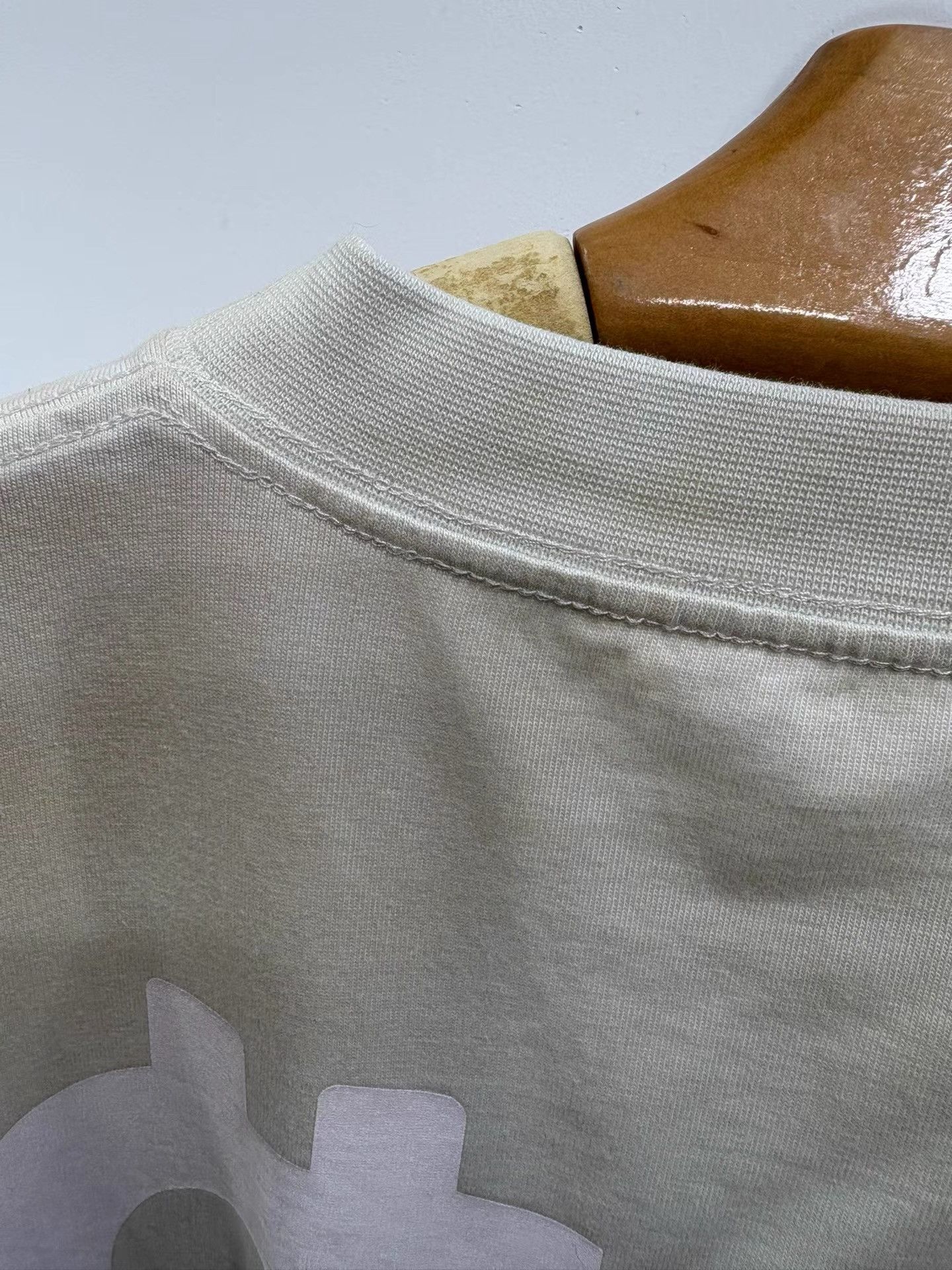 Balenciaga Balenciaga Men's Bitcoin Mud Wash Tee K29 Size US L / EU 52-54 / 3 - 4 Thumbnail