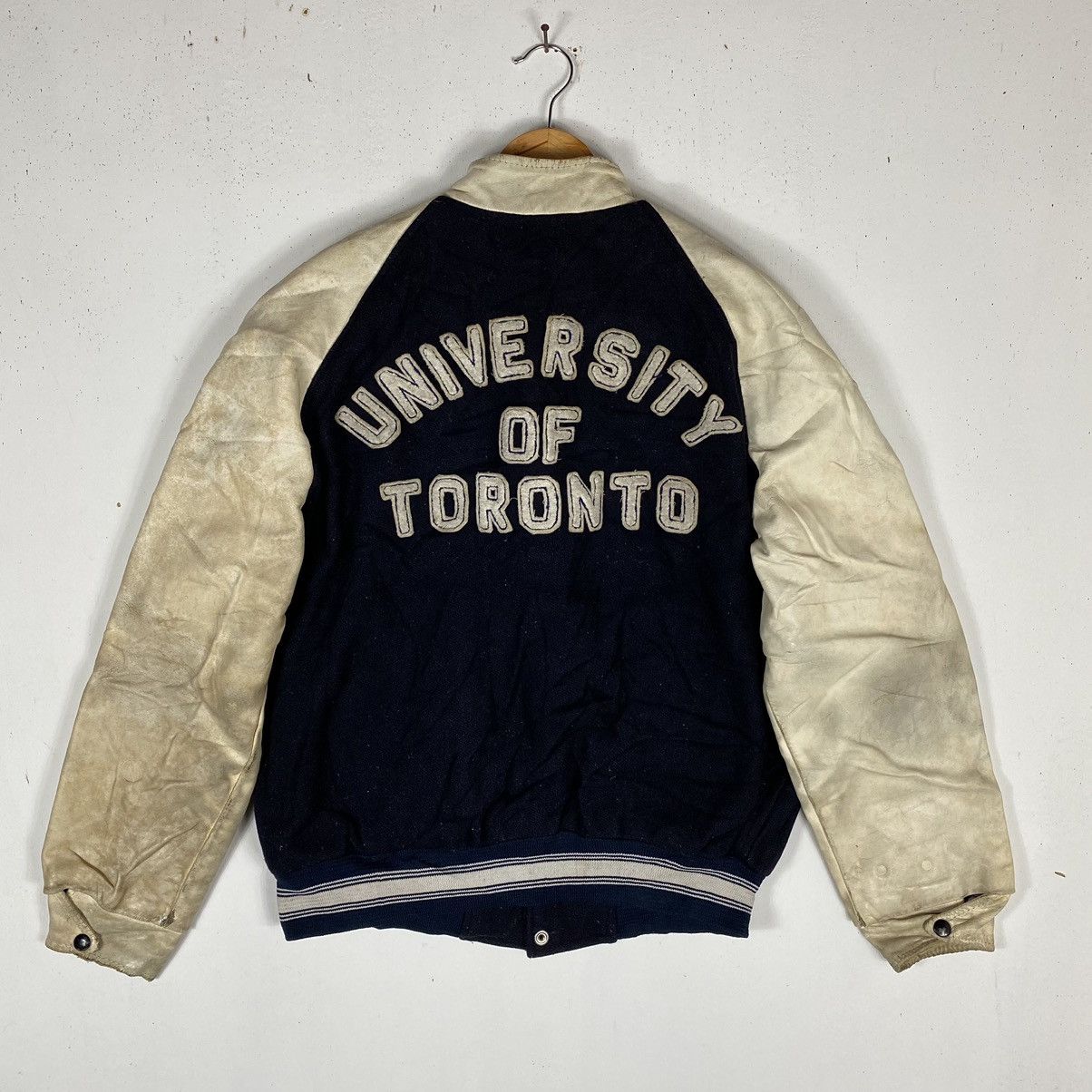 Vintage VINTAGE 70's UNIVERSITY OF TORONTO VARSITY LEATHER JACKET Size US M / EU 48-50 / 2 - 13 Thumbnail