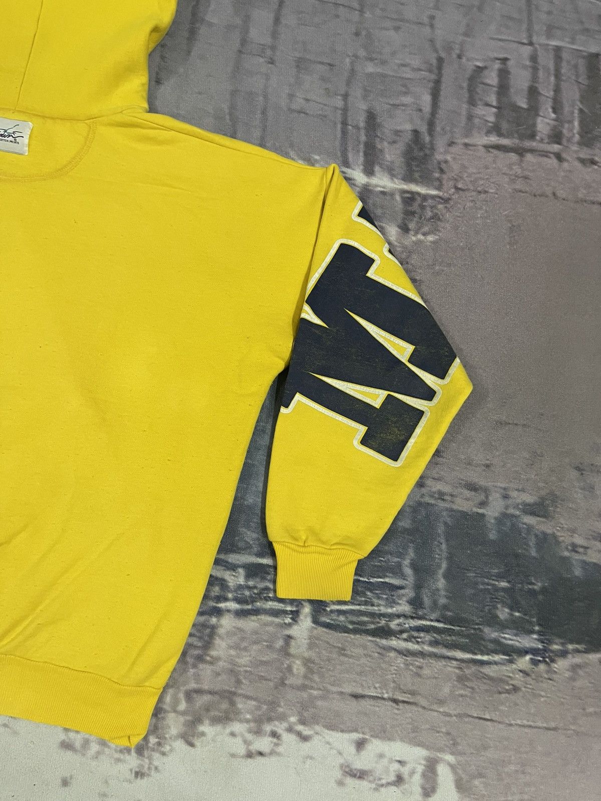 Vintage 90s THE UNIVERSITY OF MICHIGAN PULLOVER SPELLOYT DESIGN Size US L / EU 52-54 / 3 - 10 Thumbnail