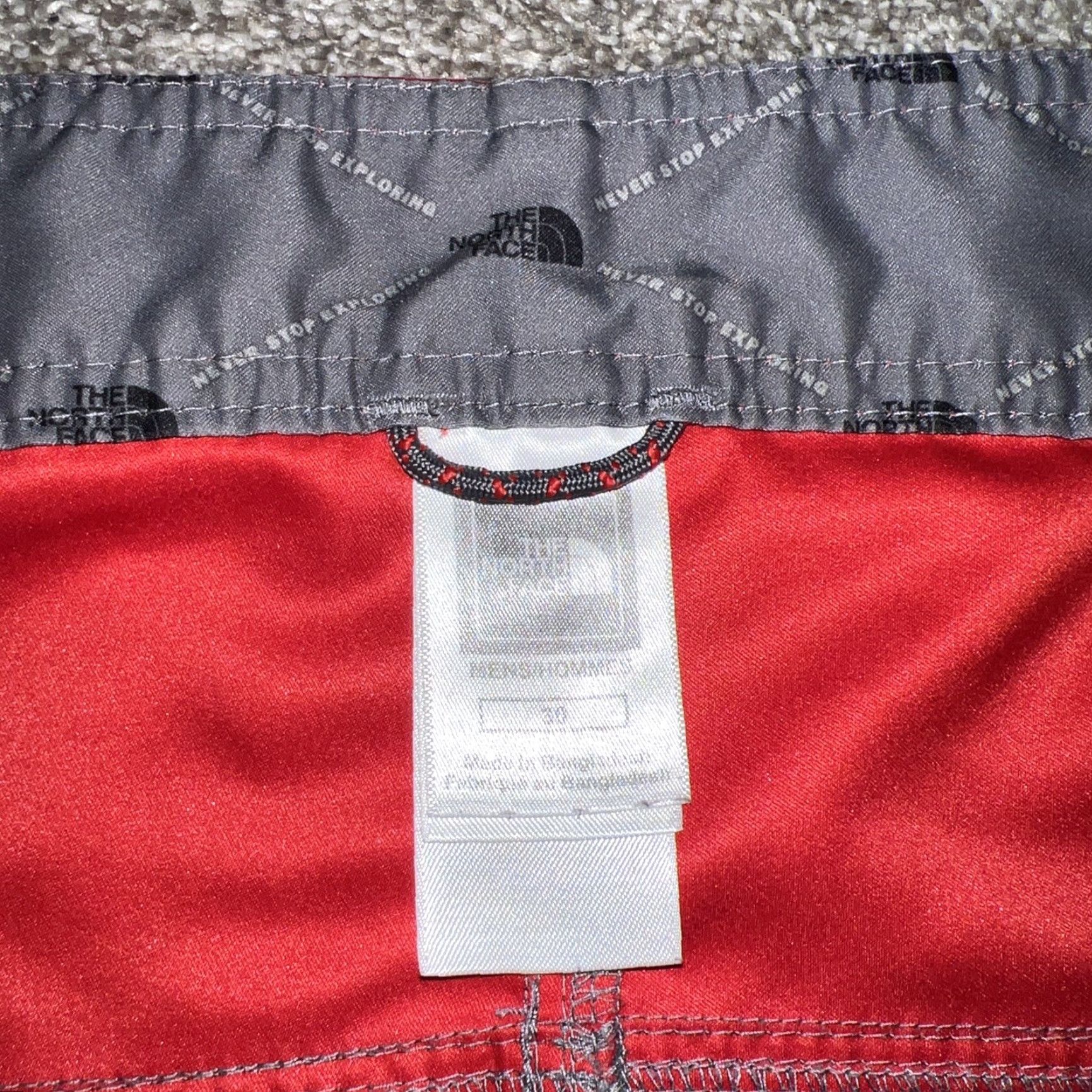 The North Face VINTAGE The North Face Gray Swim Shorts Mens 30 Size US 30 / EU 46 - 2 Thumbnail