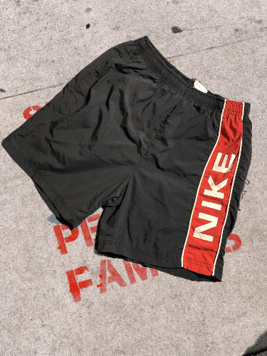 Nike × Vintage Vintage 90s Nike Shorts Rare Retro Hype Size US 34 / EU 50 - 1 Thumbnail