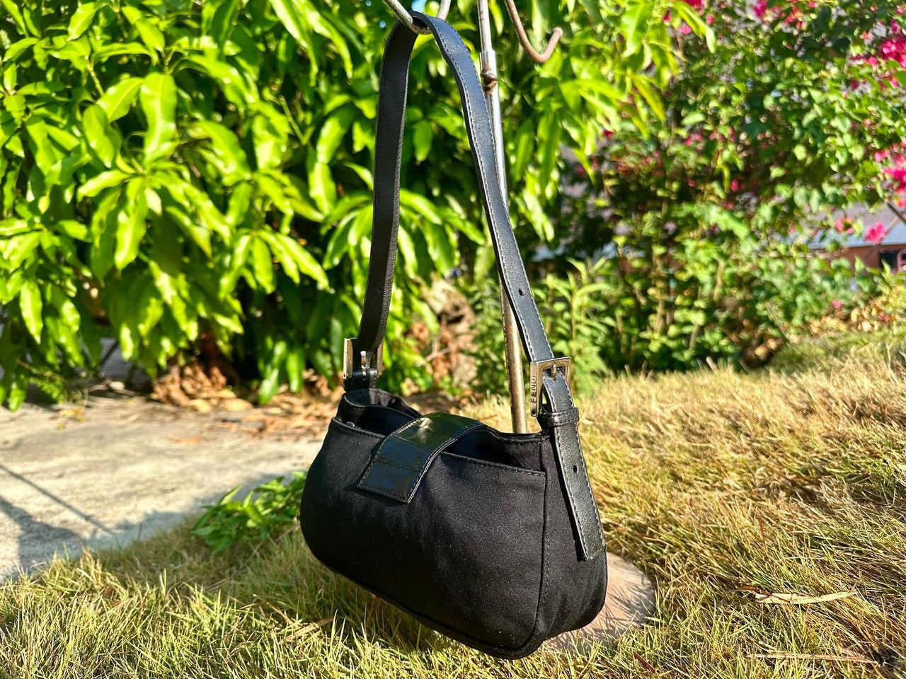 Fendi Authentic Fendi Mamma Baguette Black Neoprane Shoulder Bag Size ONE SIZE - 2 Thumbnail