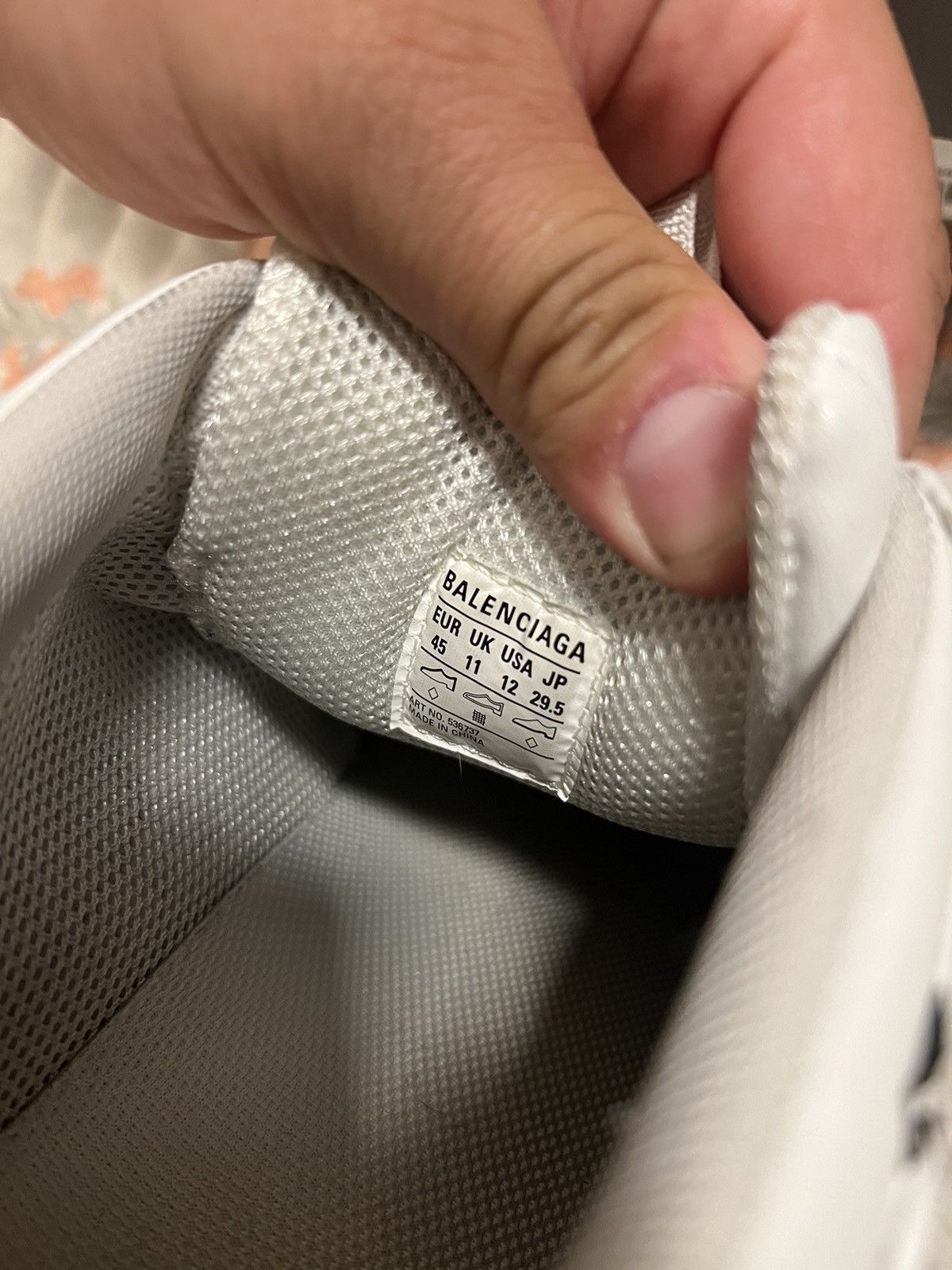 Balenciaga Balenciaga White w/ Large “Balenciaga” Print All Over Size US 12 / EU 45 - 6 Thumbnail