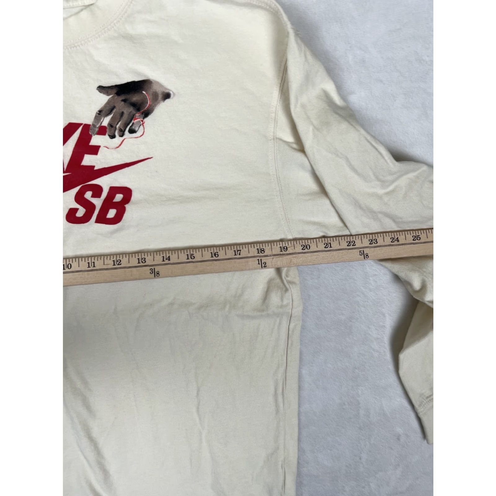 Nike Nike SB Long Sleeve Shirt City of Love Beige S Crew Neck Logo Regular Men 2020s T-Shirt Cotton Vintage No Size US S / EU 44-46 / 1 - 4 Thumbnail