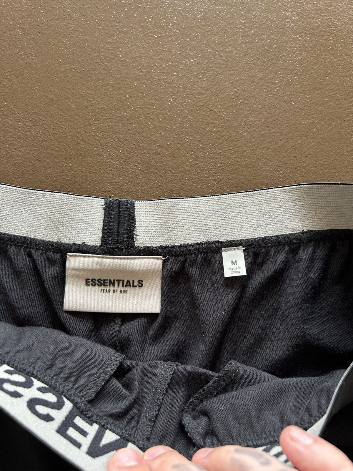 Essentials Essentials Fear Of God Black Light Sweatpants Size US 32 / EU 48 - 3 Thumbnail