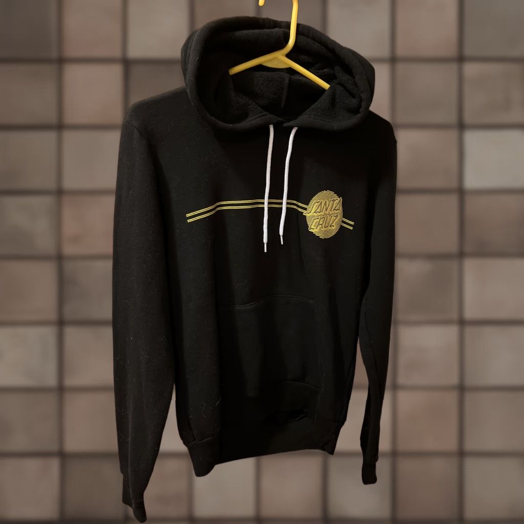 Vintage Santa Cruz Adult Hoodie Sweatshirt Black Cotton Polyester Small Pullover Hooded Graphic Print Pockets Skateboard Logo Unisex Mens Womens Size S / US 4 / IT 40 - 1 Thumbnail