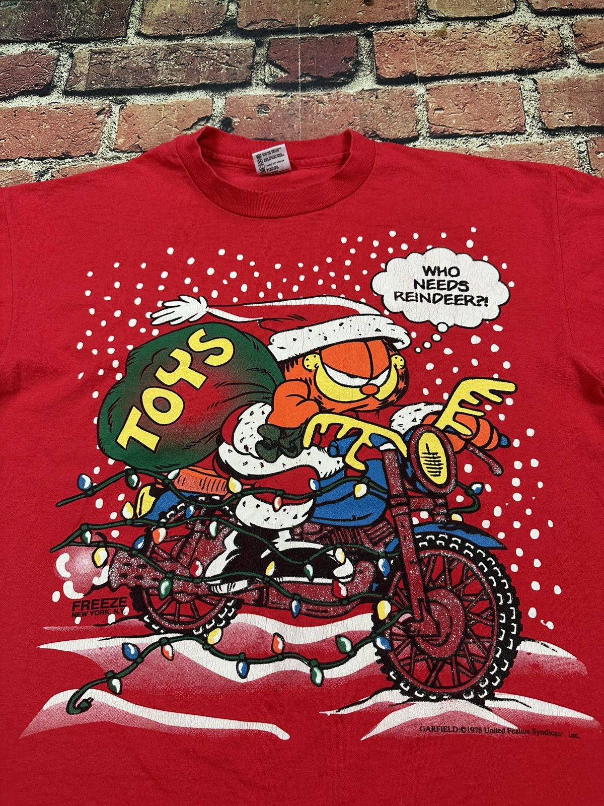Anvil Vintage Garfield WHO NEEDS REINDEER Christmas Tee Motorcycle Size US L / EU 52-54 / 3 - 2 Thumbnail