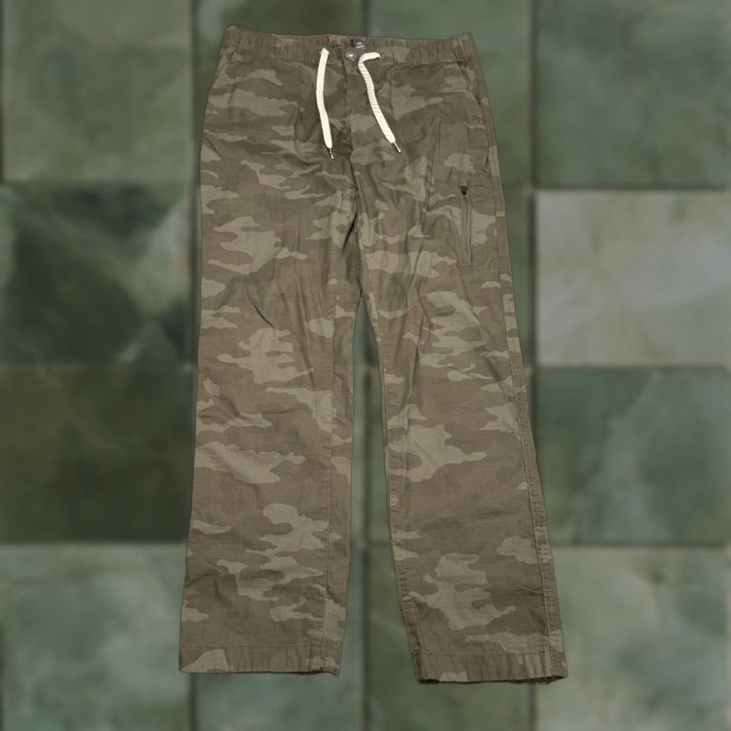 Vuori Vuori Womens Jogger Pants Green Ripstop Camouflage Minimal Zipper Adjustable Waist Pockets Athleisure Outdoor Climbing Hiking Walking Size 32" / US 10 / IT 46 - 1 Thumbnail