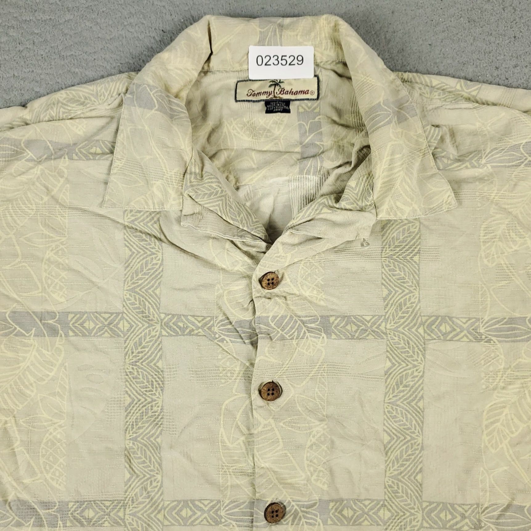 Tommy Bahama VINTAGE Tommy Bahama Shirt Mens Large Ivory Silk Tropical Camp Hawaiian Button Up Size US L / EU 52-54 / 3 - 2 Thumbnail