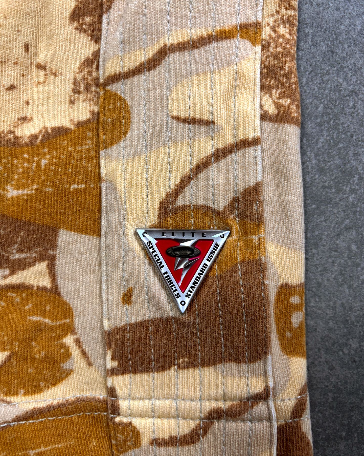 Oakley 00s Oakley Elite Special Forces Desert Camo Size US L / EU 52-54 / 3 - 7 Thumbnail