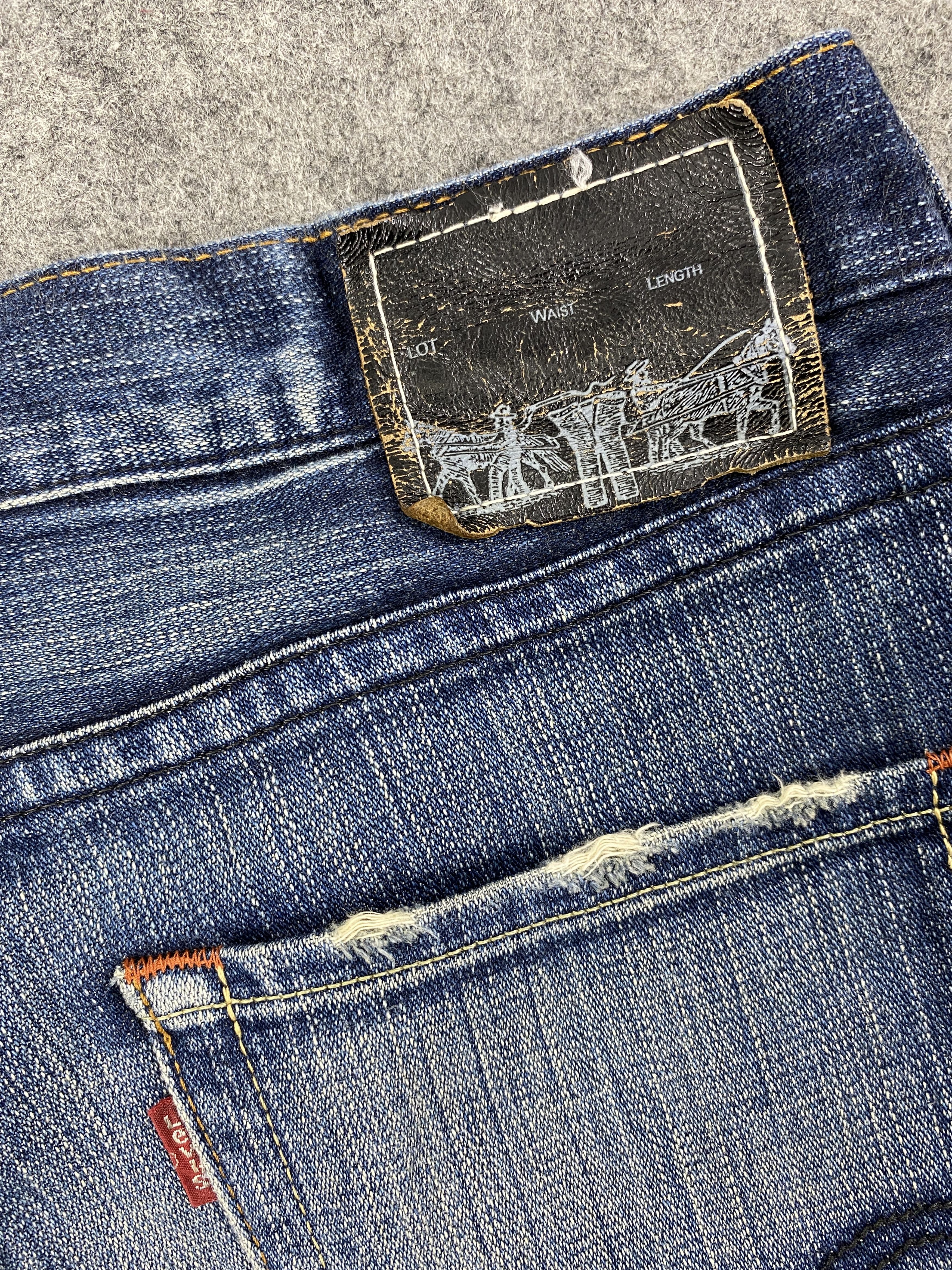 Levi's Distressed Blue Vintage Levi's 502 35x31.5 Denim -JN1988 Size US 35 - 10 Thumbnail