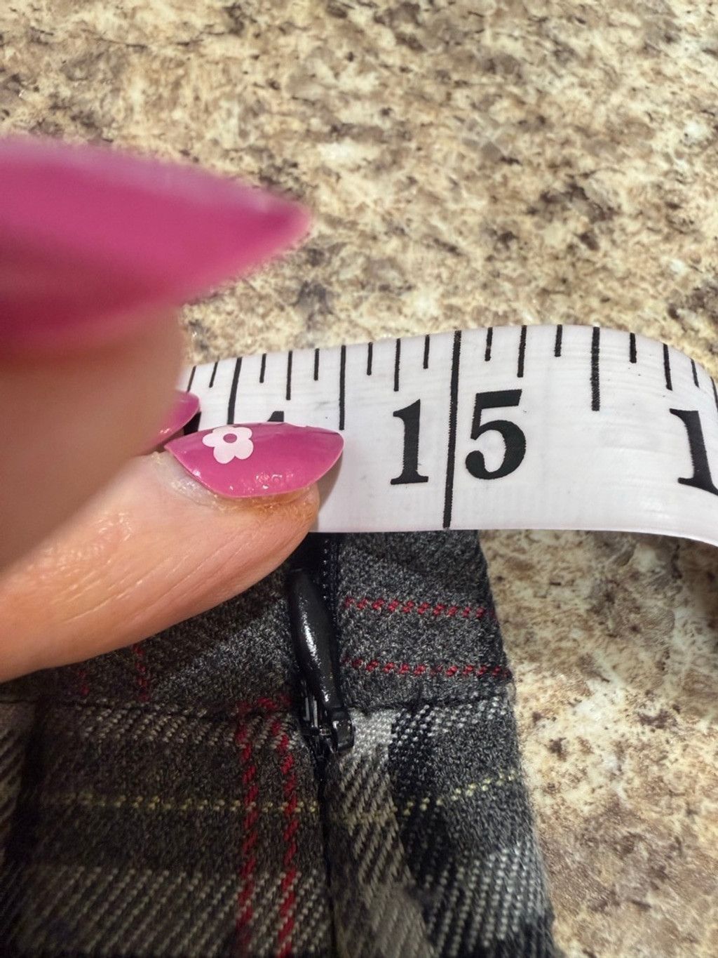 The Unbranded Brand Women's Unbranded Gray Plaid Midi Skirt Size 8 Size 30" / US 8 / IT 44 - 6 Thumbnail