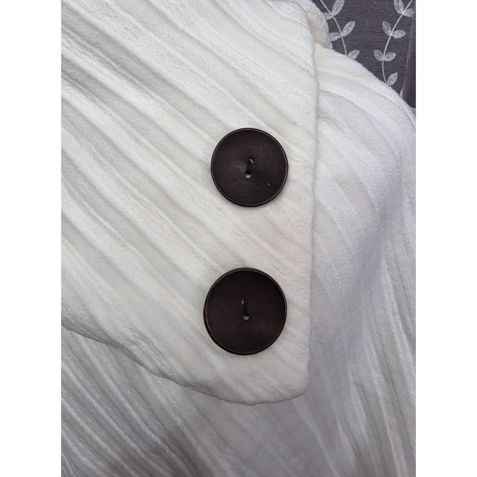 Vintage VINTAGE Le Moda Shawl Collar Fleece Poncho Ivory One Size OSFM Womens Button Accent Knit Cape Size ONE SIZE - 4 Thumbnail