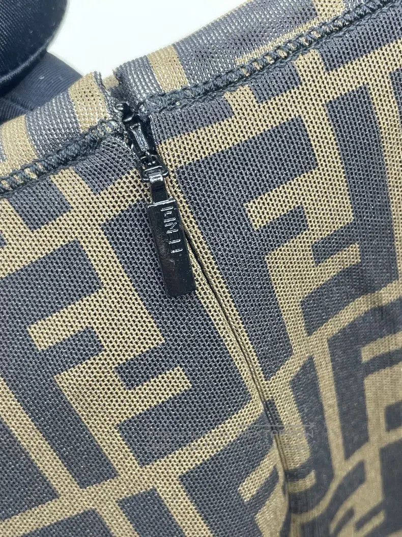 Fendi Fendi Full Logo Skirt Size 25" / US 0 / IT 36 - 4 Thumbnail