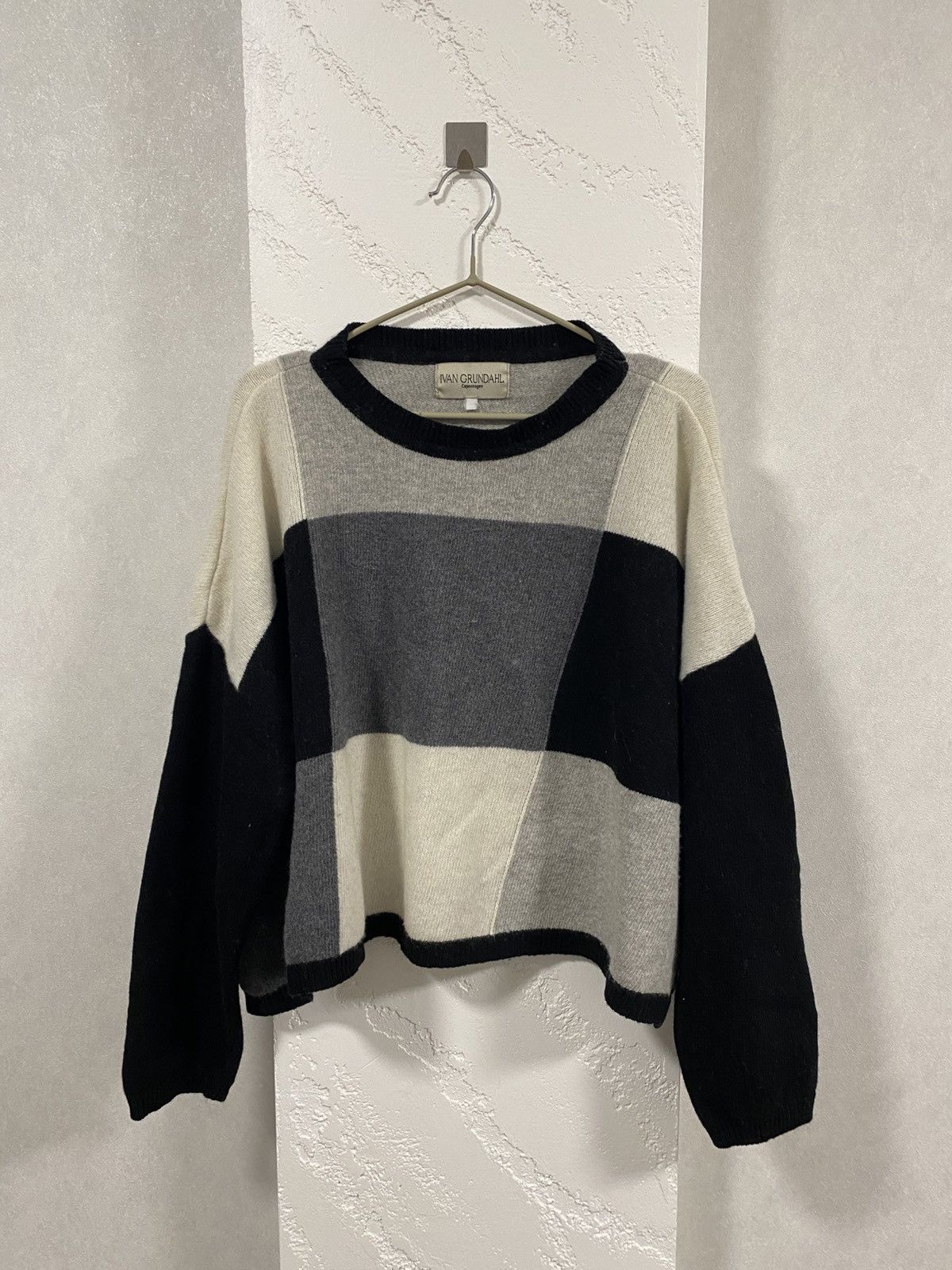 Ivan Grundahl Ivan Grundahl Geometric Panelled Oversized Wool Sweater Size L / US 10 / IT 46 - 1 Thumbnail