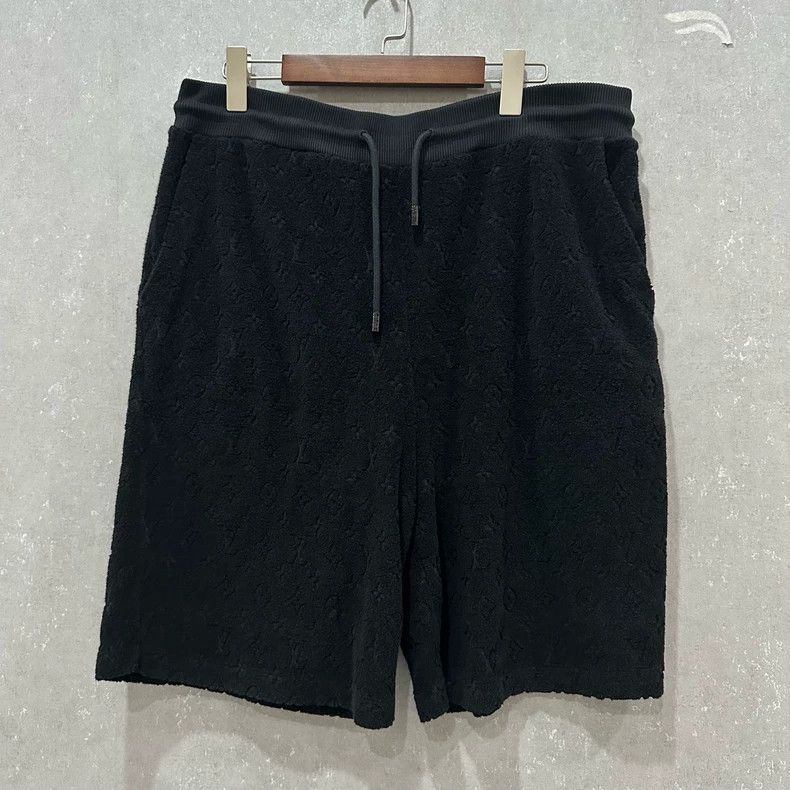 Louis Vuitton Louis Vuitton size xl Fully printed towel shorts 2505-Next Size US 28 / EU 44 - 1 Thumbnail