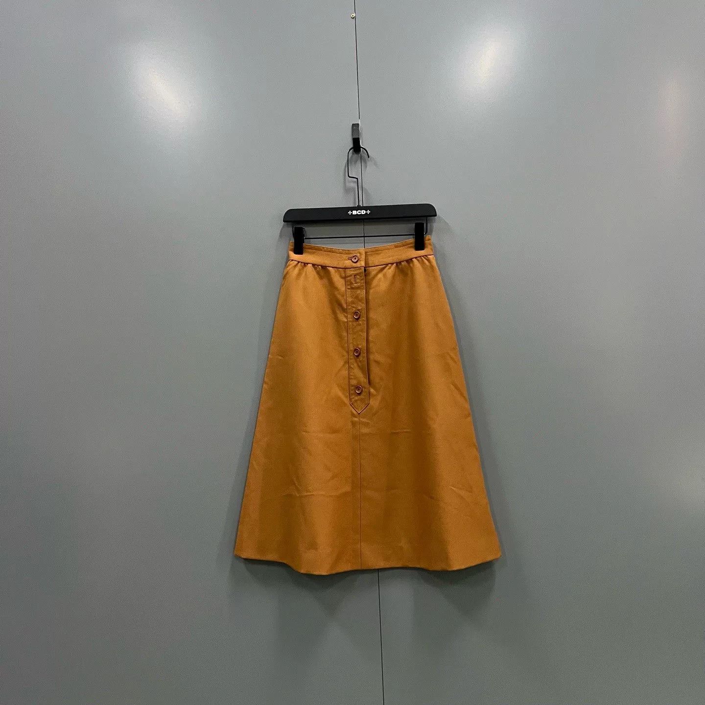 Dior beige A-line skirt by Dior Size 28" / US 6 / IT 42 - 1 Thumbnail