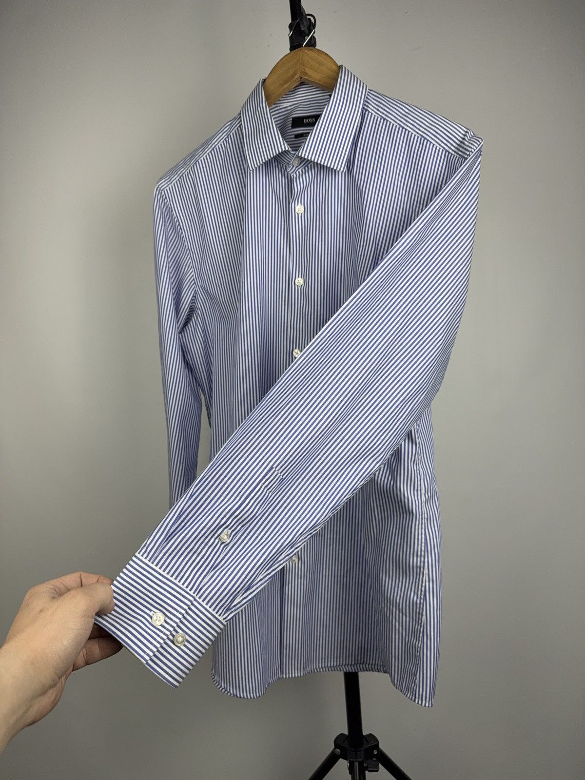 Hugo Boss Luxury 00s Hugo Boss Striped Shirt Blue Slim Fit 42 16.5 L Size US L / EU 52-54 / 3 - 1 Thumbnail