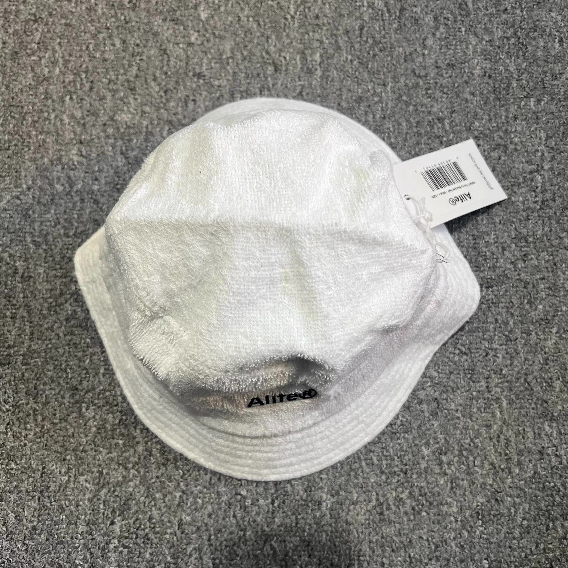 Alife Alife® Teddy Towel Short Plush Embroidered Bucket Hat Q7 Size ONE SIZE - 3 Thumbnail