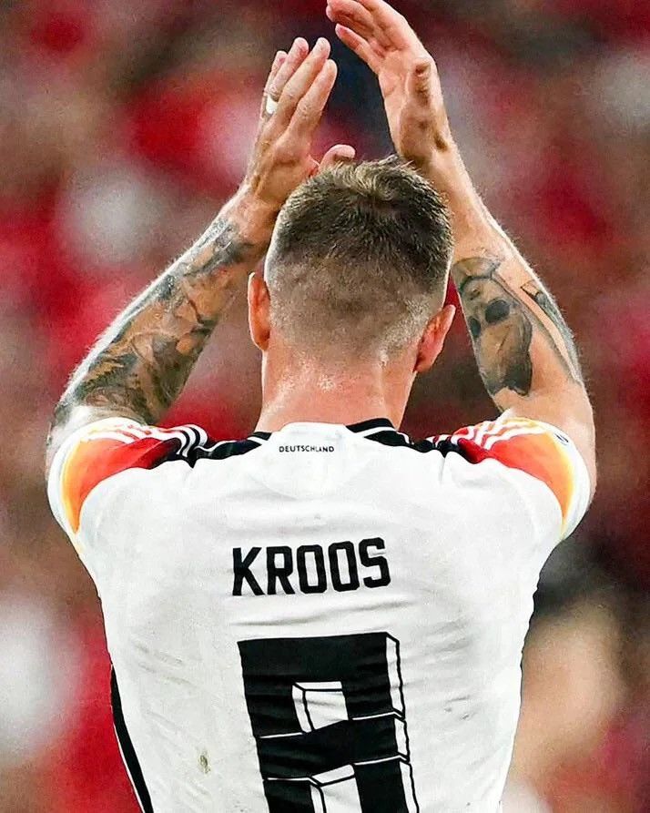 Adidas × Vintage NWT GERMANY ADIDAS 2024 EURO FOOTBALL HOME JERSEY #8 KROOS Size US M / EU 48-50 / 2 - 12 Thumbnail