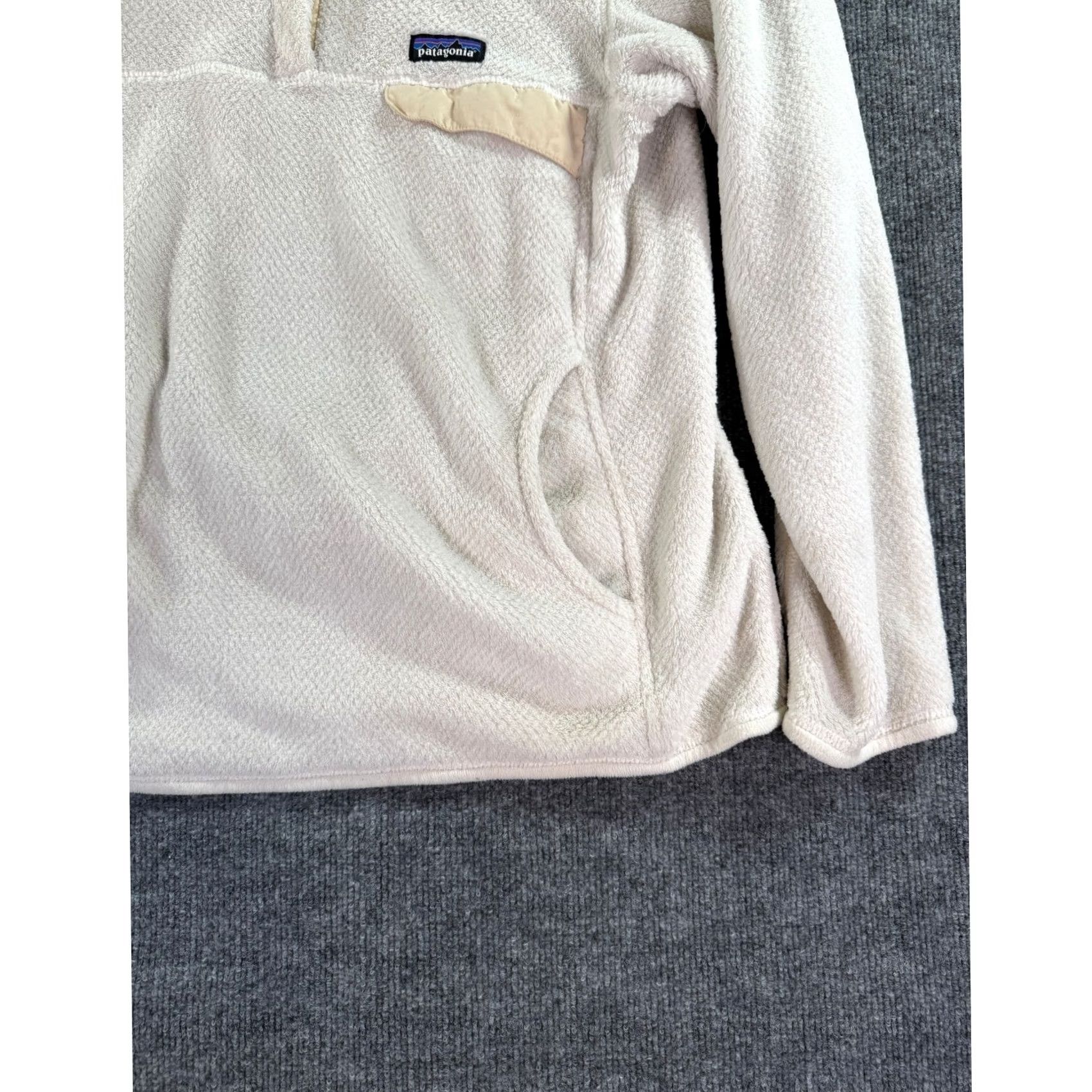 Patagonia Patagonia Re-Tool Snap-T Fleece Pullover Womens Large Cream Polartec Logo Size L / US 10 / IT 46 - 4 Thumbnail