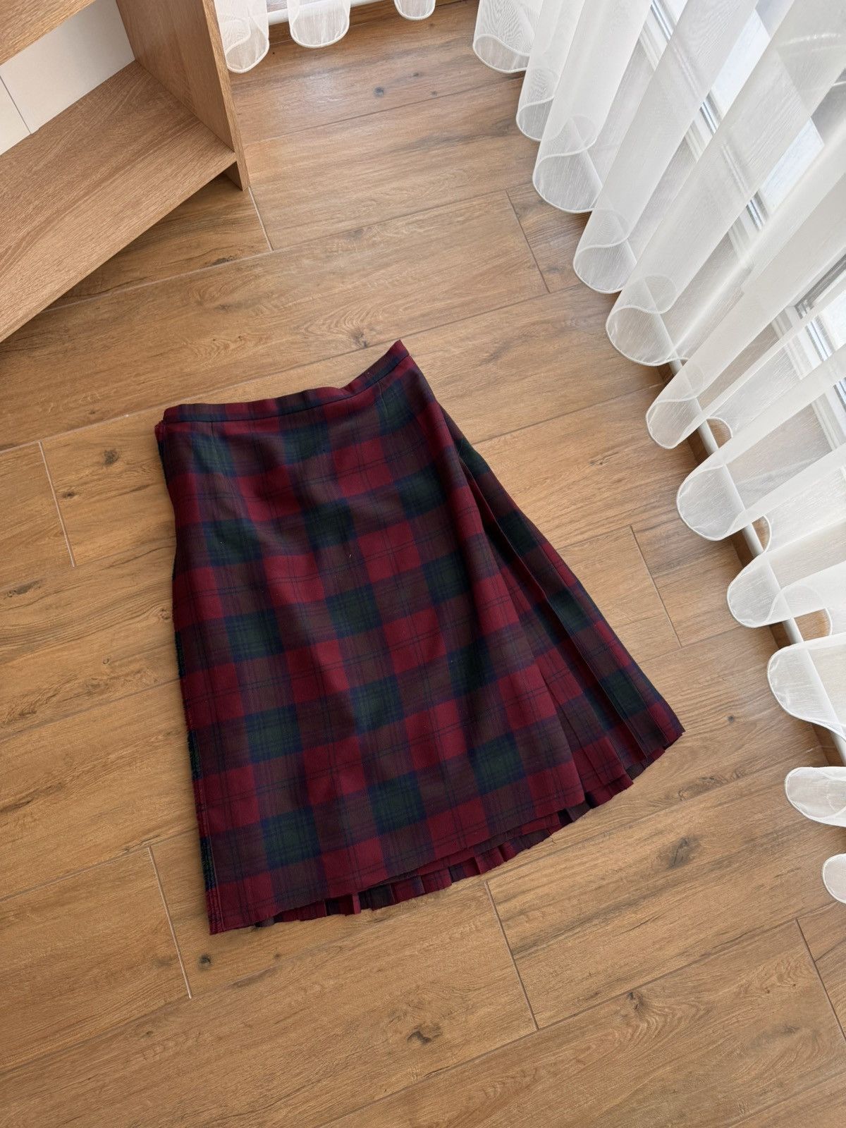 Pringle Of Scotland × Vintage Vintage Pringle of Scotland Tartan Red Wall Skirt Kilt Size 30" / US 8 / IT 44 - 8 Thumbnail