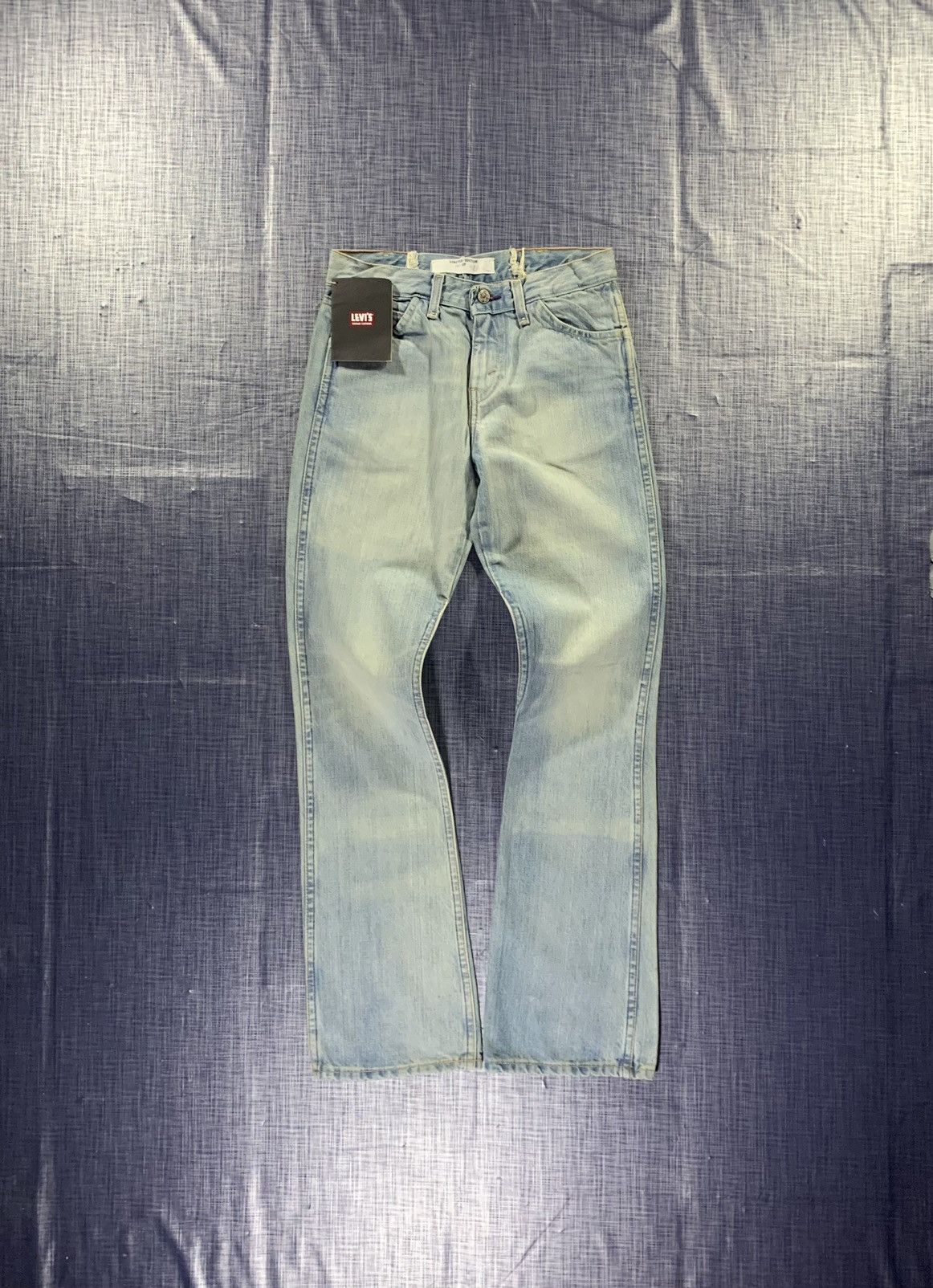image of Deadstock 2005 Rare Flared Slim Straight Fit Denim Levi Jean in Faded Blue, Women's (Size 28)