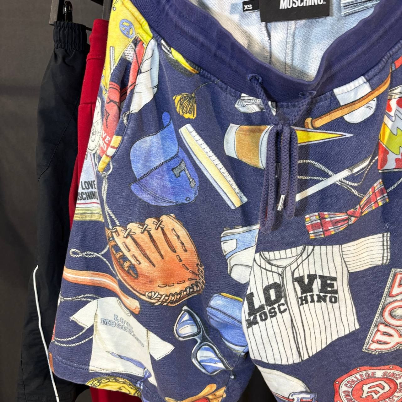 Moschino Moschino multi logo short Size:XS Size US 28 / EU 44 - 3 Thumbnail