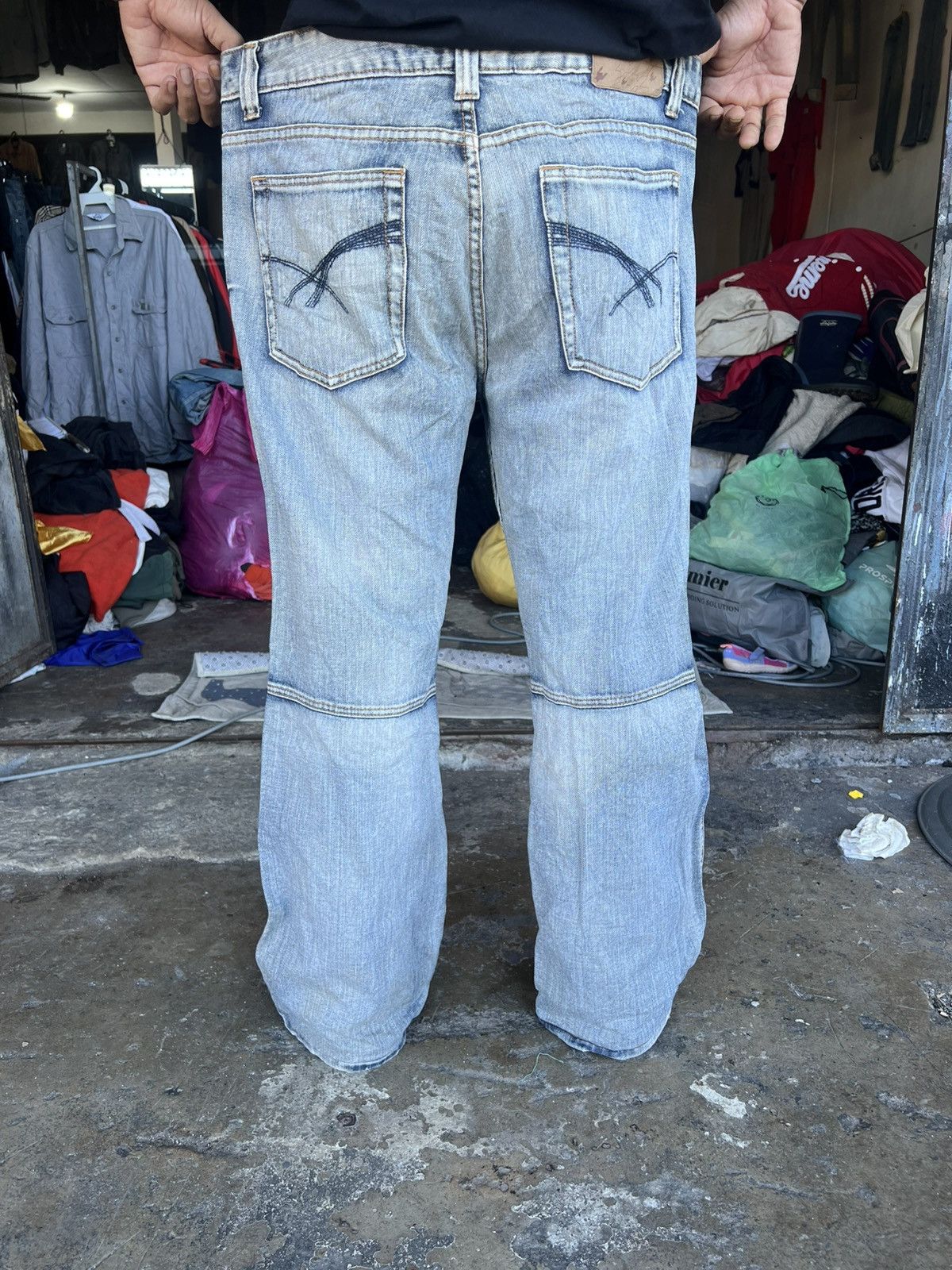 Japanese Brand Fishbone BAGGY JEANS Distressed Denim Size US 39 - 13 Thumbnail