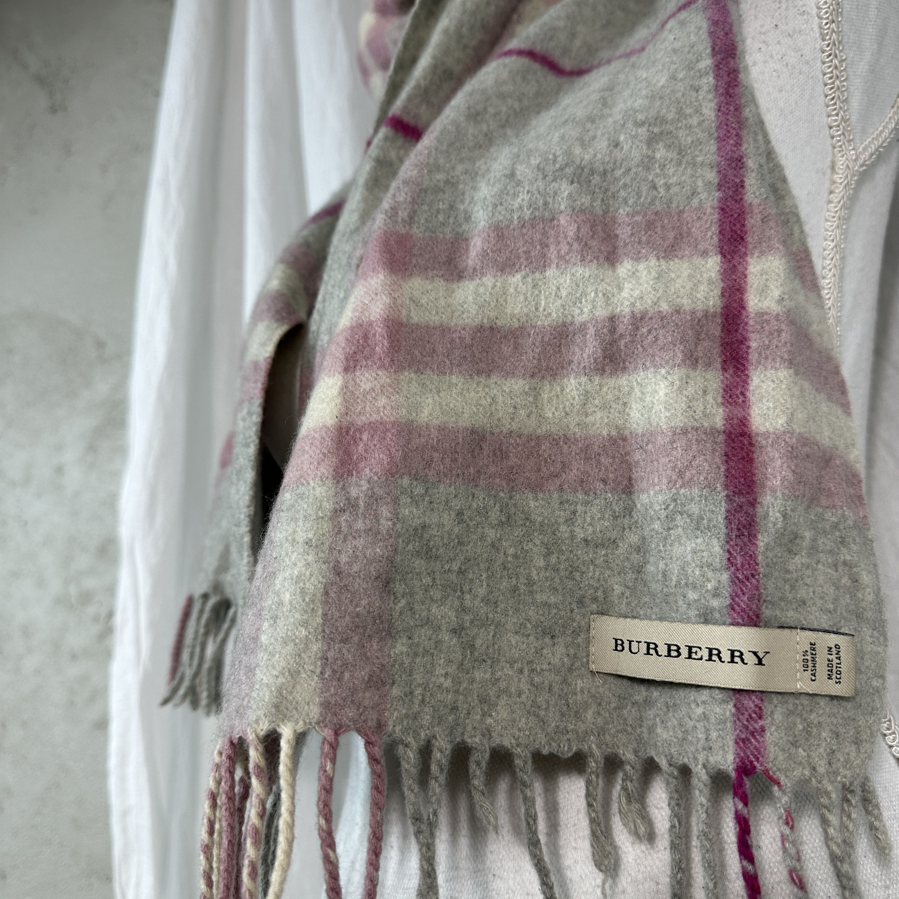Burberry × Vintage Burberry Cashmere Scarf Size ONE SIZE - 4 Thumbnail