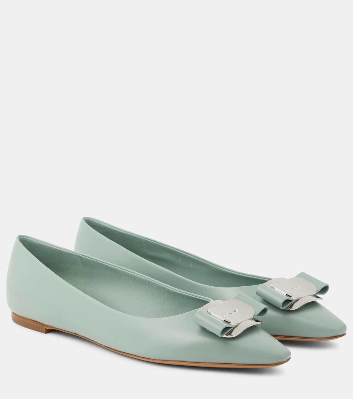 Salvatore Ferragamo o1s1rm0924 Vara Ballet Flats in Light Green Size US 7.5 / IT 37.5 - 1 Thumbnail