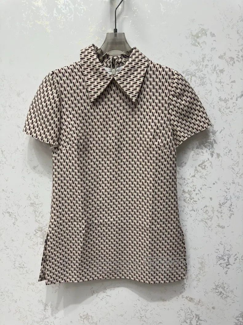 Valentino Valentino Lapel V logo print doll top Size XS / US 0-2 / IT 36-38 - 1 Thumbnail