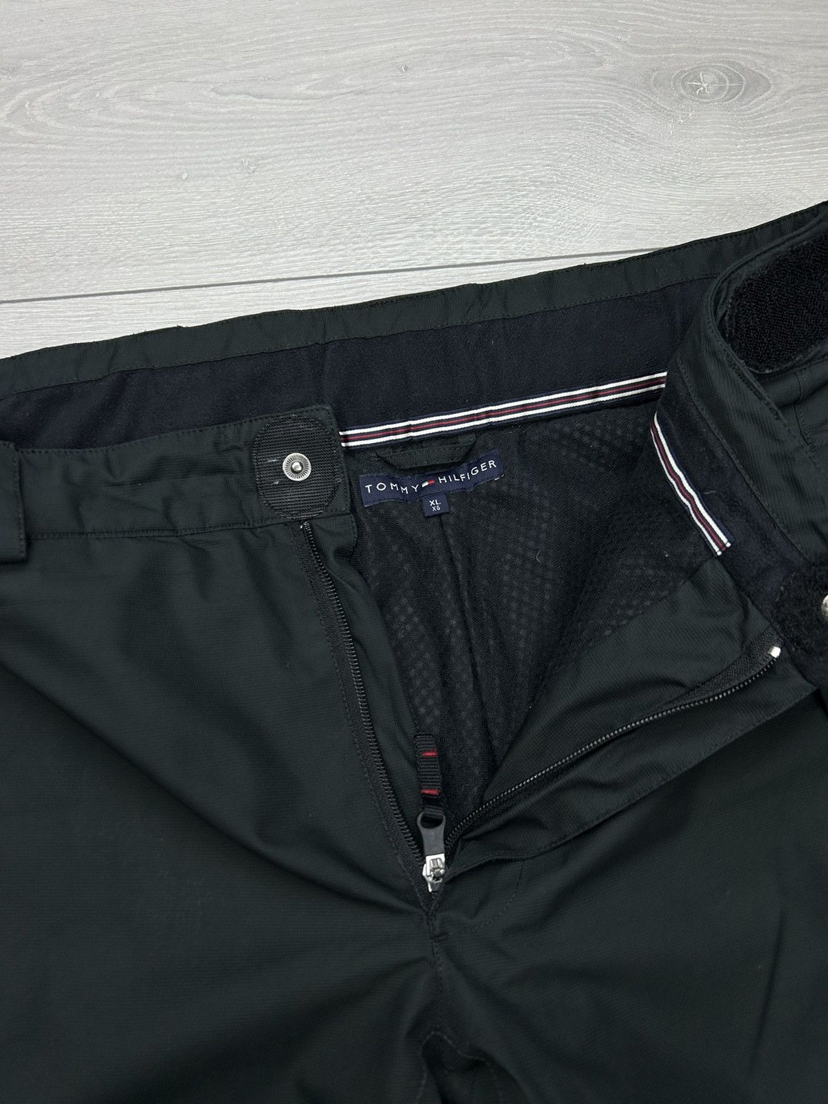 Tommy Hilfiger × Vintage Tommy Hilfiger Vintage Ski Pant Black Size XL Size US 36 / EU 52 - 4 Thumbnail