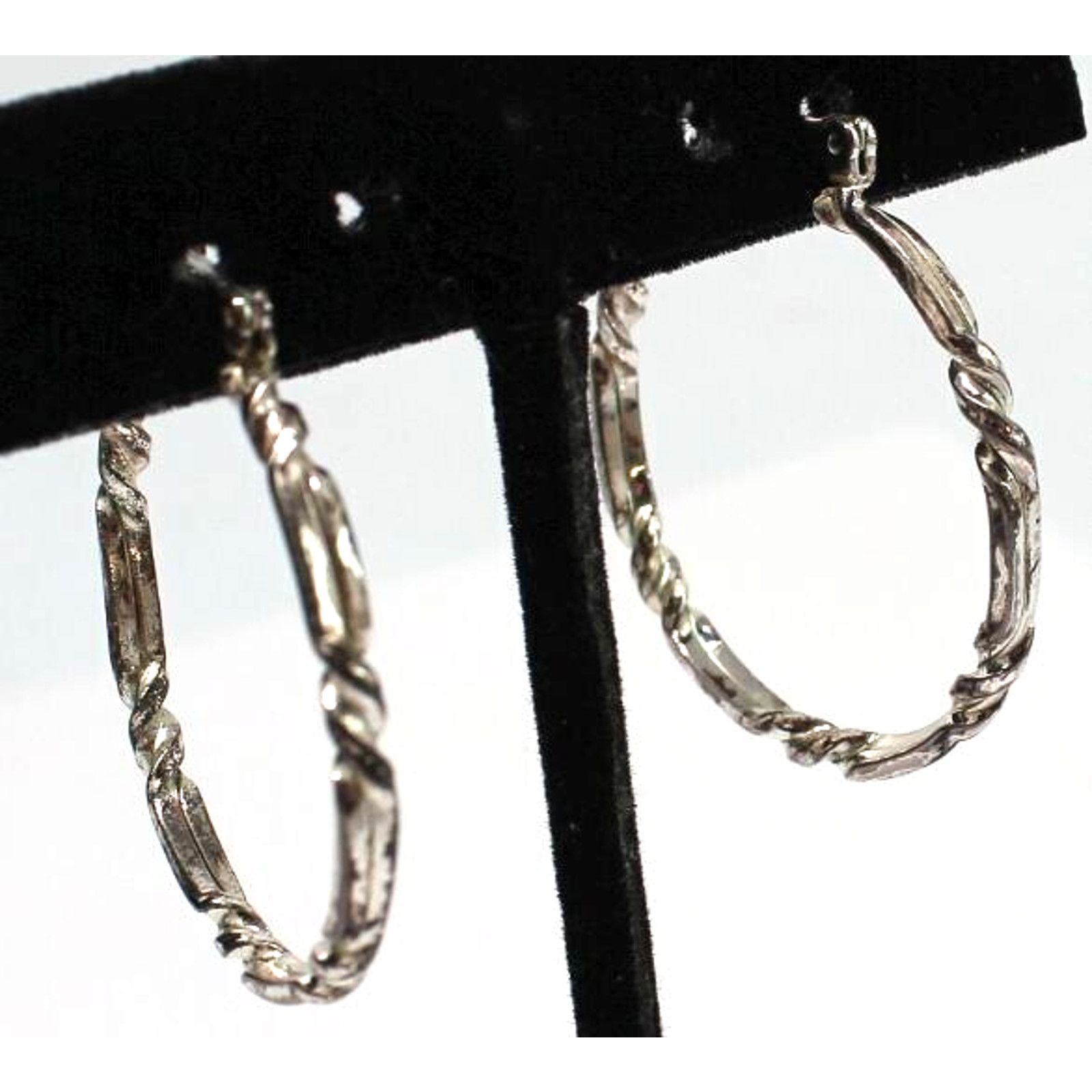 Other Classic Silver Tone Hoop Earrings •1.25" •Etched •Lever Back Size ONE SIZE - 2 Thumbnail