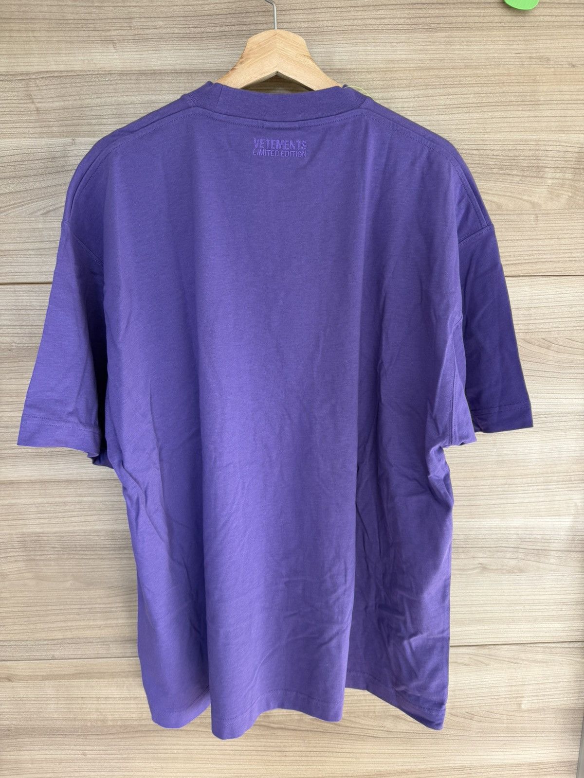 Vetements Vetements Logo T-shirt Purple Size US XS / EU 42 / 0 - 2 Thumbnail