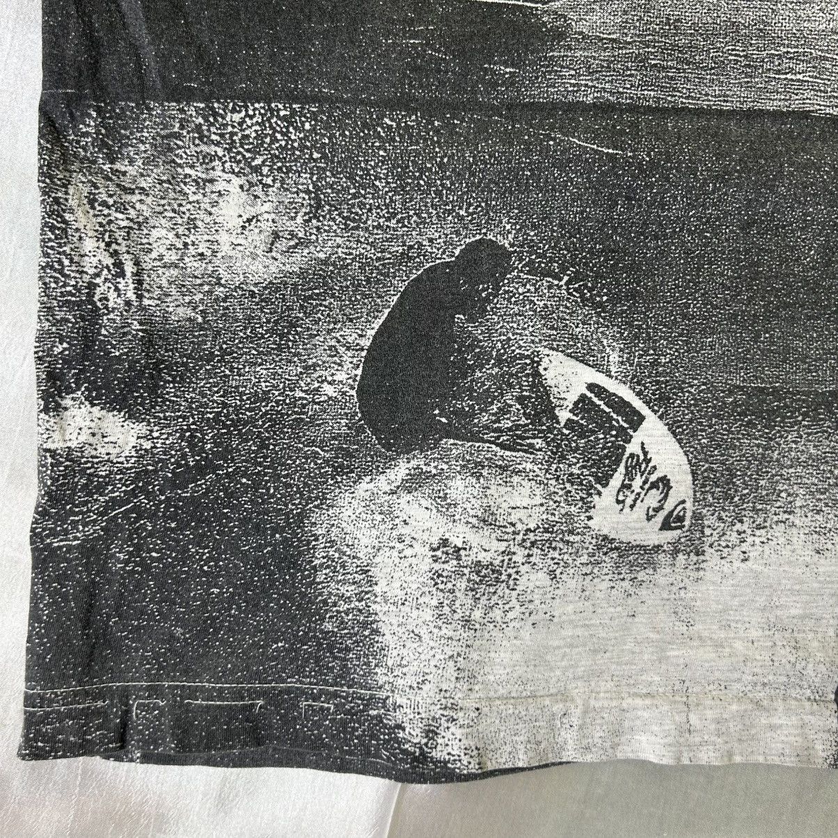 Vintage Vintage Surf Skateboards Over Print Graphic Tee Size US XL / EU 56 / 4 - 7 Thumbnail