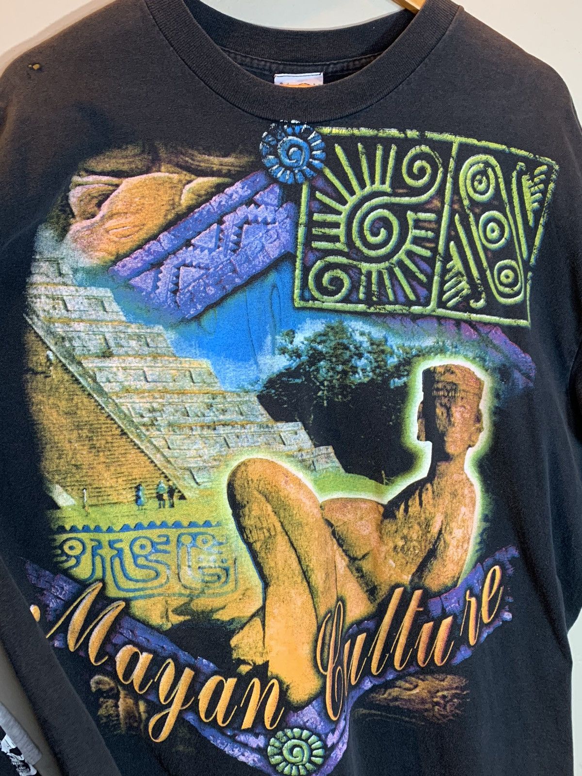Vintage *RARE* Vintage 90’s Mayan Culture Art Rap Tee AOP T-Shirt XL Size US XL / EU 56 / 4 - 3 Thumbnail