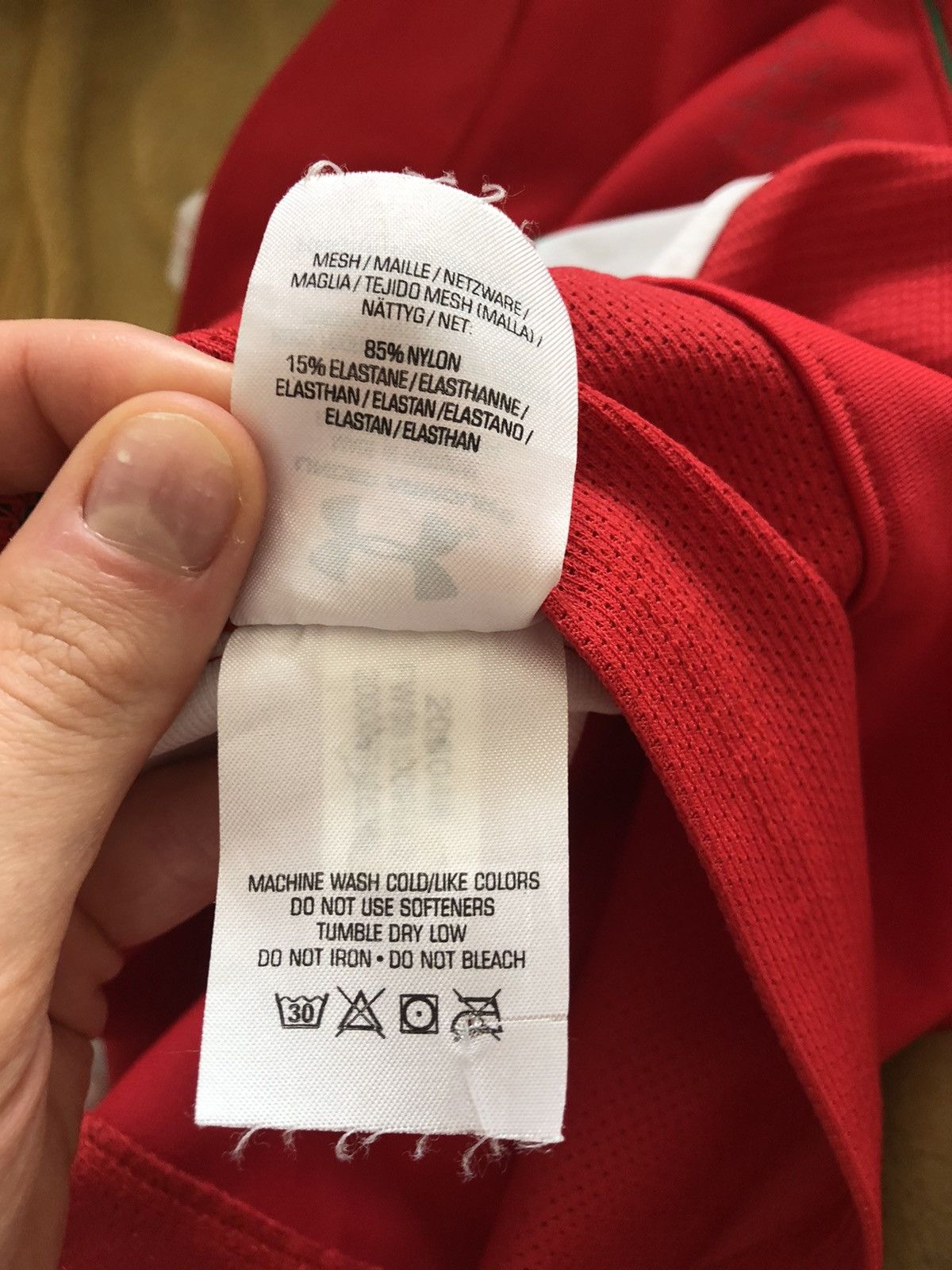 Under Armour WALES RUGBY UNDER ARMOUR VINTAGE JERSEY Size US L / EU 52-54 / 3 - 6 Thumbnail