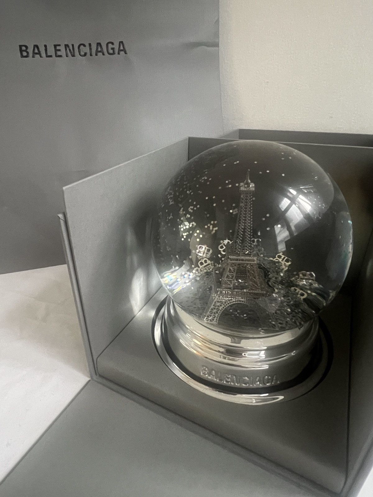 Balenciaga ❄️☃️ Balenciaga Objects Eiffel Tower Snow Globe Size ONE SIZE - 7 Thumbnail