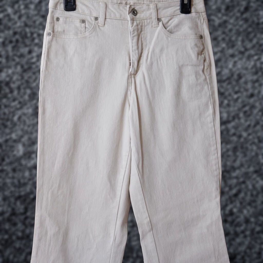 Vintage St. John's Bay Jeans Bootcut Stretch Beige Women's 6 Regular Inseam 30-1/2" Rise 10-3/4" 5-Pocket Denim Pocket Style: 5-Pocket Design Size 28" / US 6 / IT 42 - 1 Thumbnail