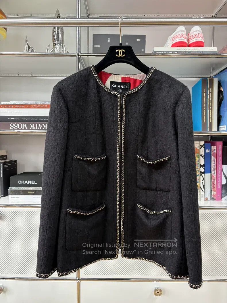 Chanel Chanel Black classic leather chain rolled edge four-pocket Size US S / EU 44-46 / 1 - 1 Thumbnail
