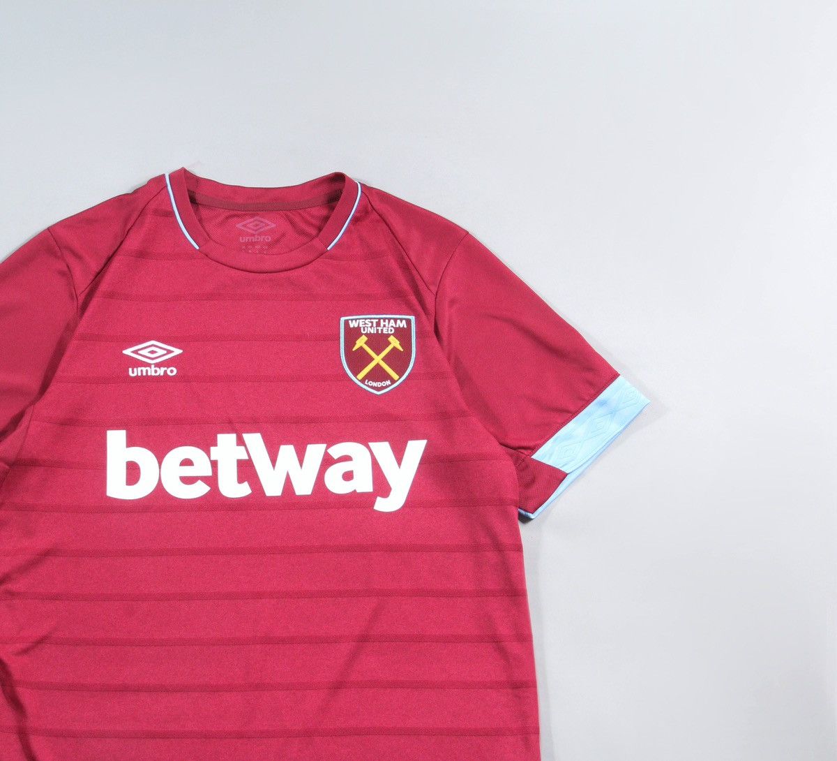 Umbro Umbro x West Ham United Vintage Soccer Football Jersey Tee M Size US M / EU 48-50 / 2 - 2 Thumbnail