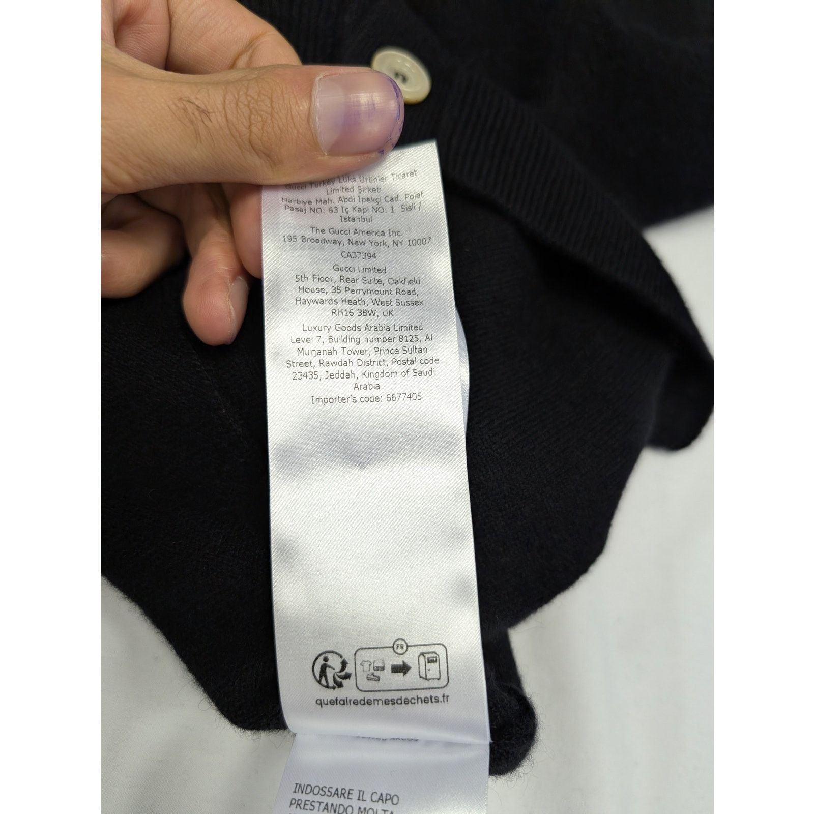 Gucci o1rshd1 100% Cashmere Cardigan Sweater With Logo in Black Size US S / EU 44-46 / 1 - 17 Thumbnail