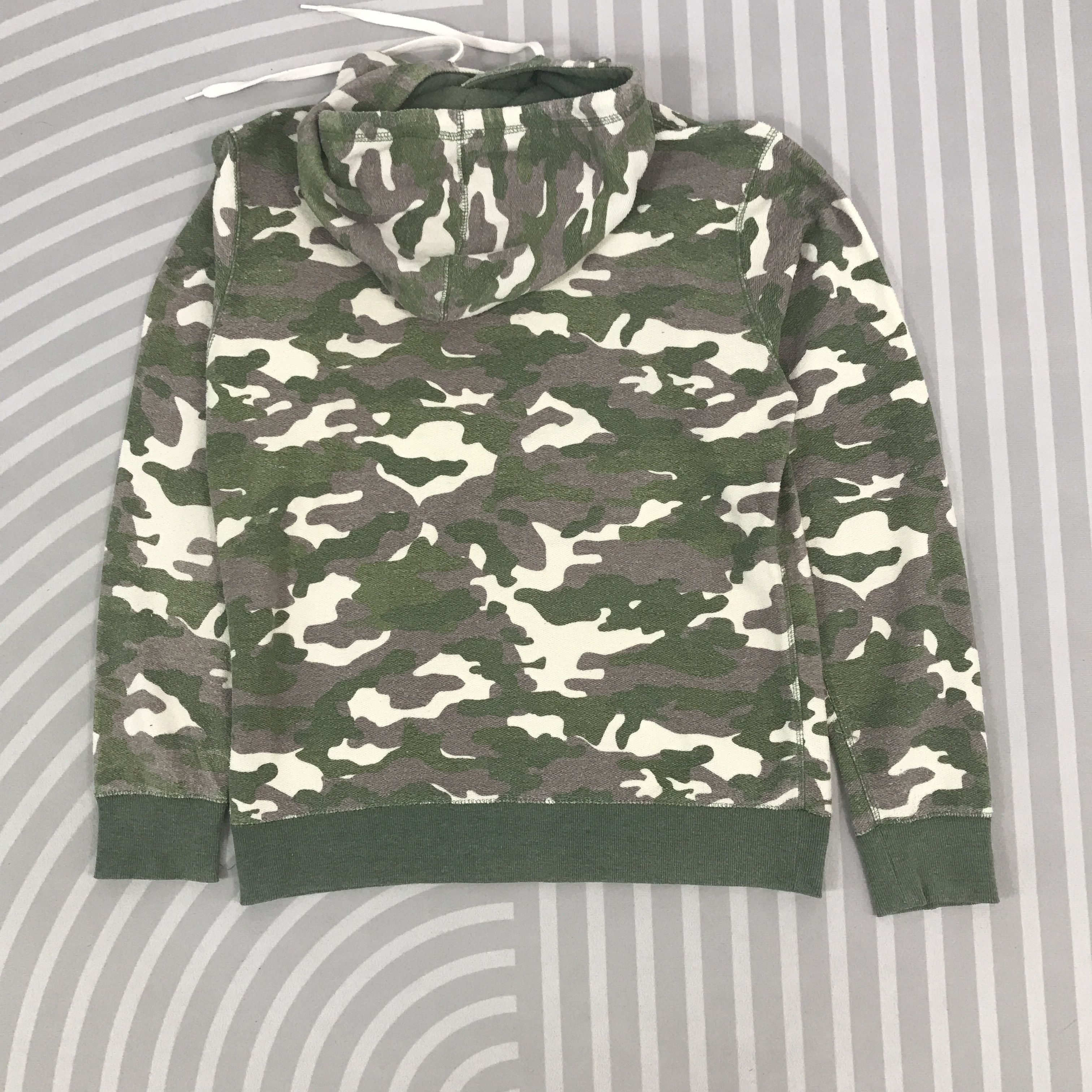 Japanese Brand × Vintage Vintage Op Sunwear Camo Hoodie Jacket Size US L / EU 52-54 / 3 - 3 Thumbnail