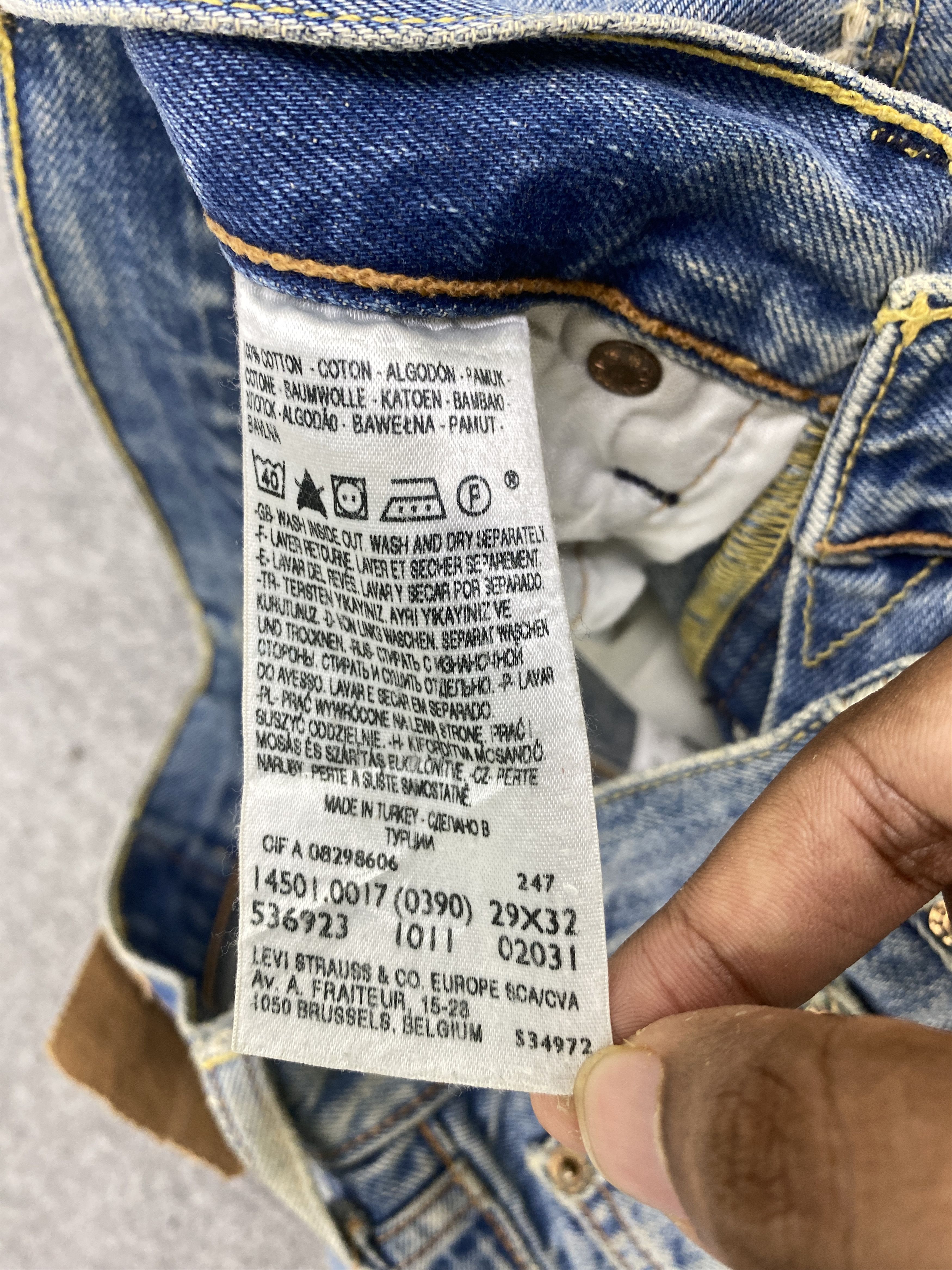 Levi's Vintage Levis 501 Faded Blue Jeans DP2841 Size US 29 - 14 Thumbnail