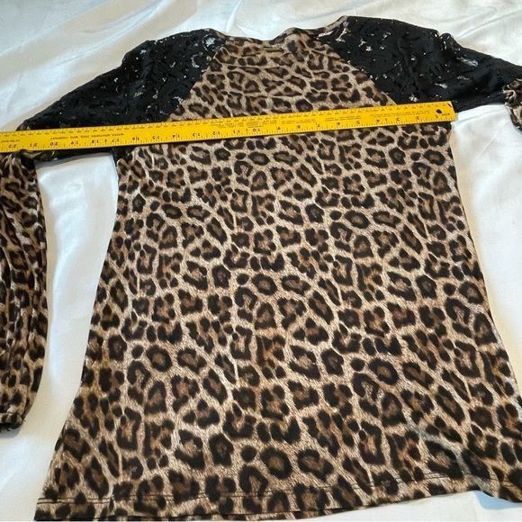 Michael Kors 𝅺Michael Kors Leopard Animal Print Top Lace Shoulders Women Size XS / US 0-2 / IT 36-38 - 5 Thumbnail