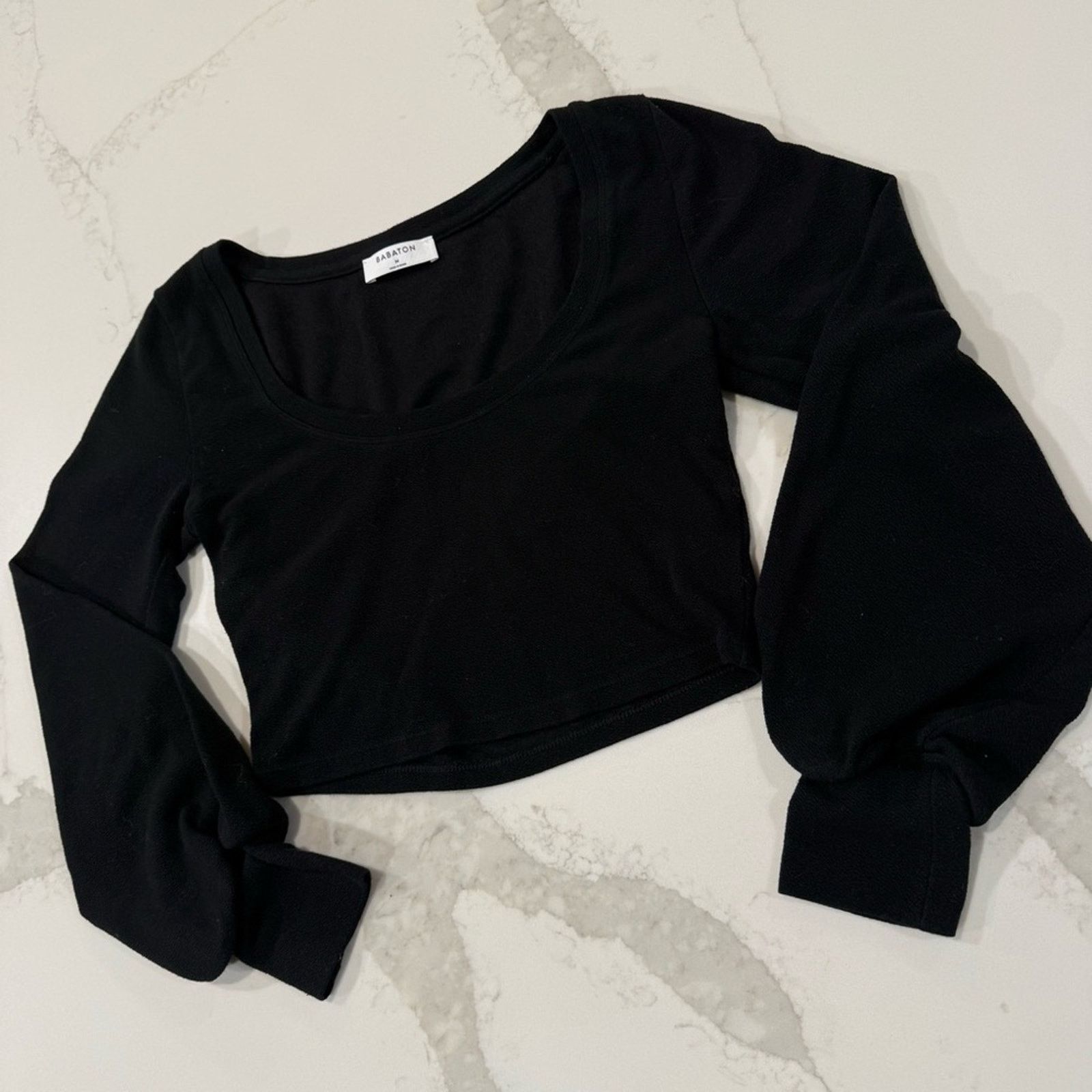 Aritzia Aritzia Babaton Paxton Cuffed Long Sleeve Crop Top Womens M Size M / US 6-8 / IT 42-44 - 8 Thumbnail