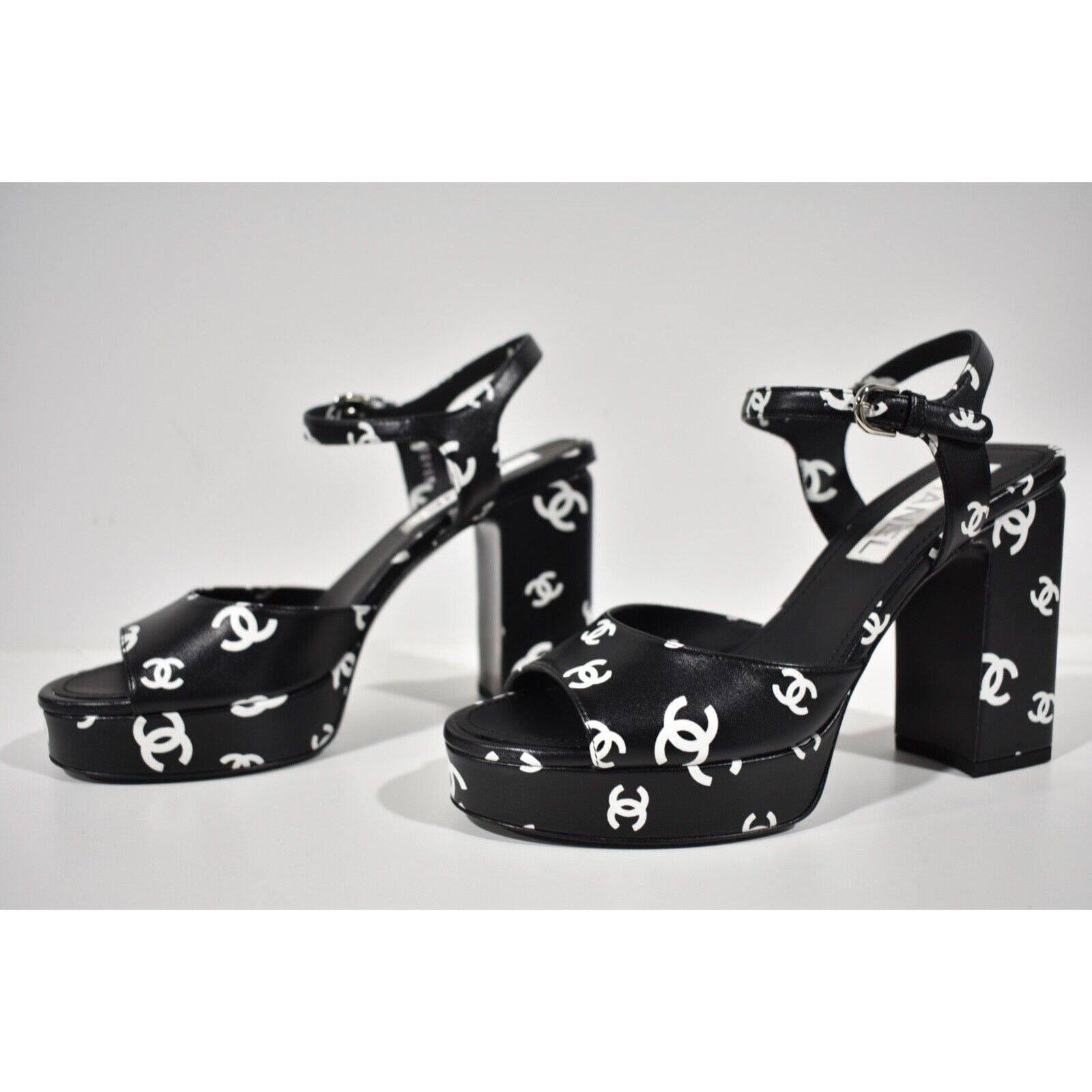 Chanel Chanel Lambskin CC Logo Platform Strap Block Heel Sandal 36 Size US 6 / IT 36 - 9 Thumbnail