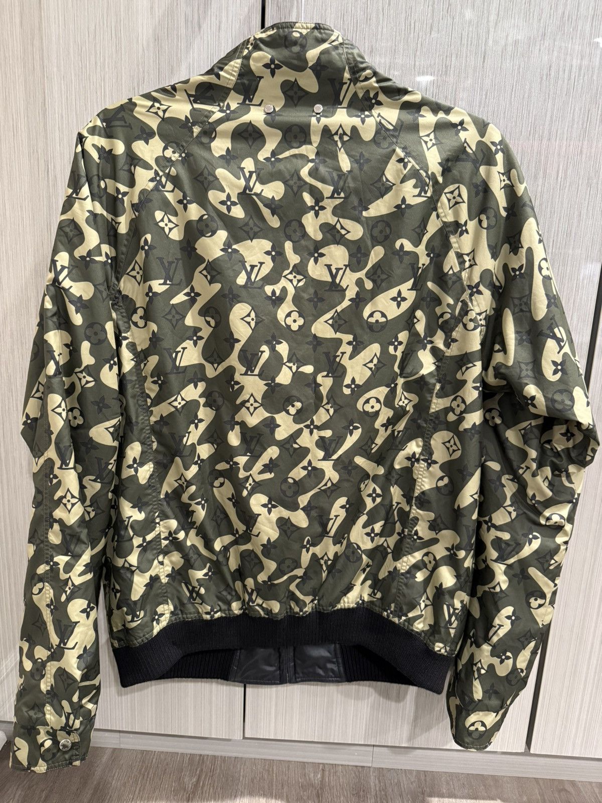 Louis Vuitton × Takashi Murakami Louis Vuitton Murakami Camouflage Monogram Jacket Size US M / EU 48-50 / 2 - 2 Thumbnail